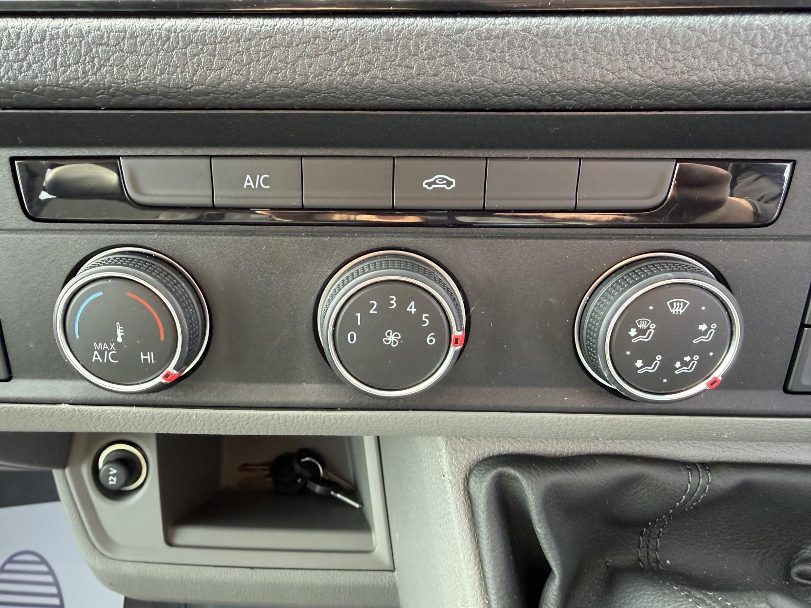 Volkswagen Crafter 2.0 TDI CR35 BlueMotion Tech Trendline Panel Van 5dr Diesel Manual FWD MWB High Roof Euro 6 (s/s) (140 ps)