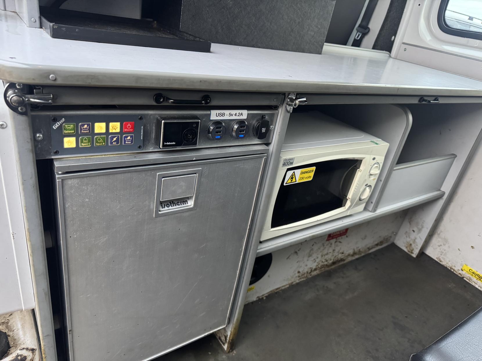 Volkswagen Crafter 2.0 TDI CR35 BlueMotion Tech Trendline Panel Van 5dr Diesel Manual FWD MWB High Roof Euro 6 (s/s) (140 ps)