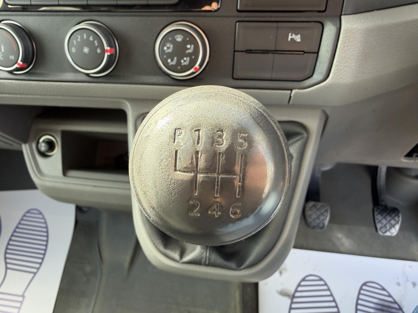 Volkswagen Crafter 2.0 TDI CR35 BlueMotion Tech Trendline Panel Van 5dr Diesel Manual FWD MWB High Roof Euro 6 (s/s) (140 ps)