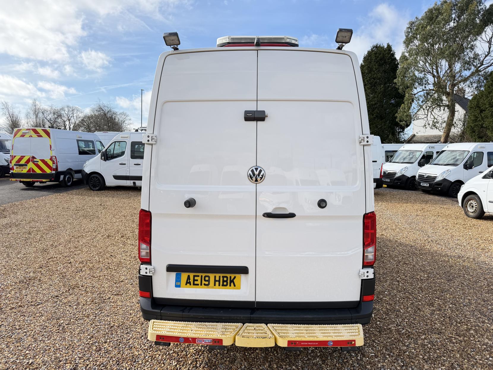 Volkswagen Crafter 2.0 TDI CR35 BlueMotion Tech Trendline Panel Van 5dr Diesel Manual FWD MWB High Roof Euro 6 (s/s) (140 ps)