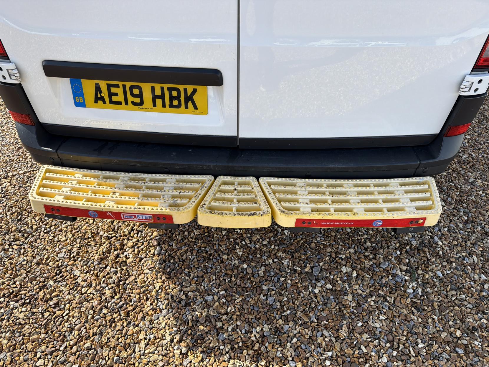 Volkswagen Crafter 2.0 TDI CR35 BlueMotion Tech Trendline Panel Van 5dr Diesel Manual FWD MWB High Roof Euro 6 (s/s) (140 ps)