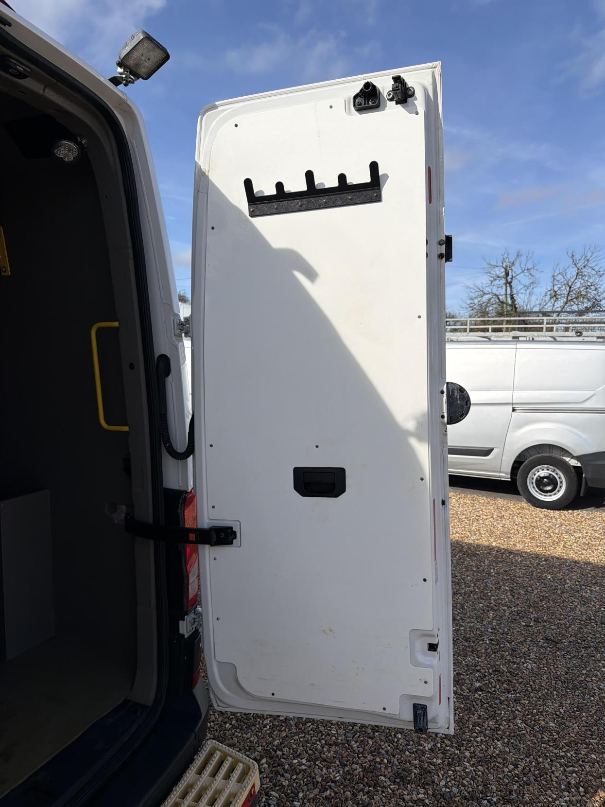 Volkswagen Crafter 2.0 TDI CR35 BlueMotion Tech Trendline Panel Van 5dr Diesel Manual FWD MWB High Roof Euro 6 (s/s) (140 ps)