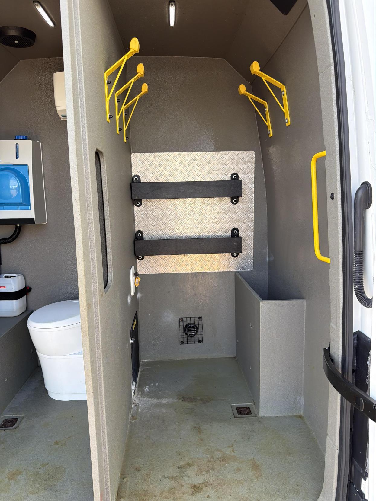 Volkswagen Crafter 2.0 TDI CR35 BlueMotion Tech Trendline Panel Van 5dr Diesel Manual FWD MWB High Roof Euro 6 (s/s) (140 ps)