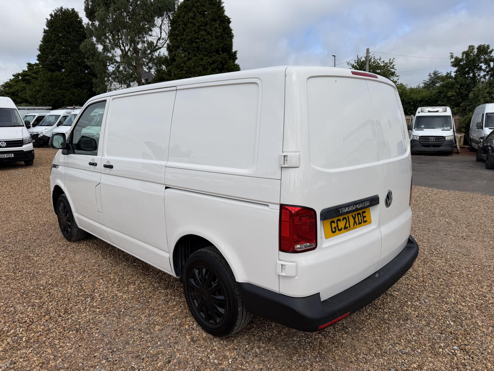 2021 Volkswagen Transporter 2.0 TDI T28 Startline Panel Van 5dr Diesel Manual FWD SWB Euro 6 (s/s) (110 ps) - Thumbnail 10