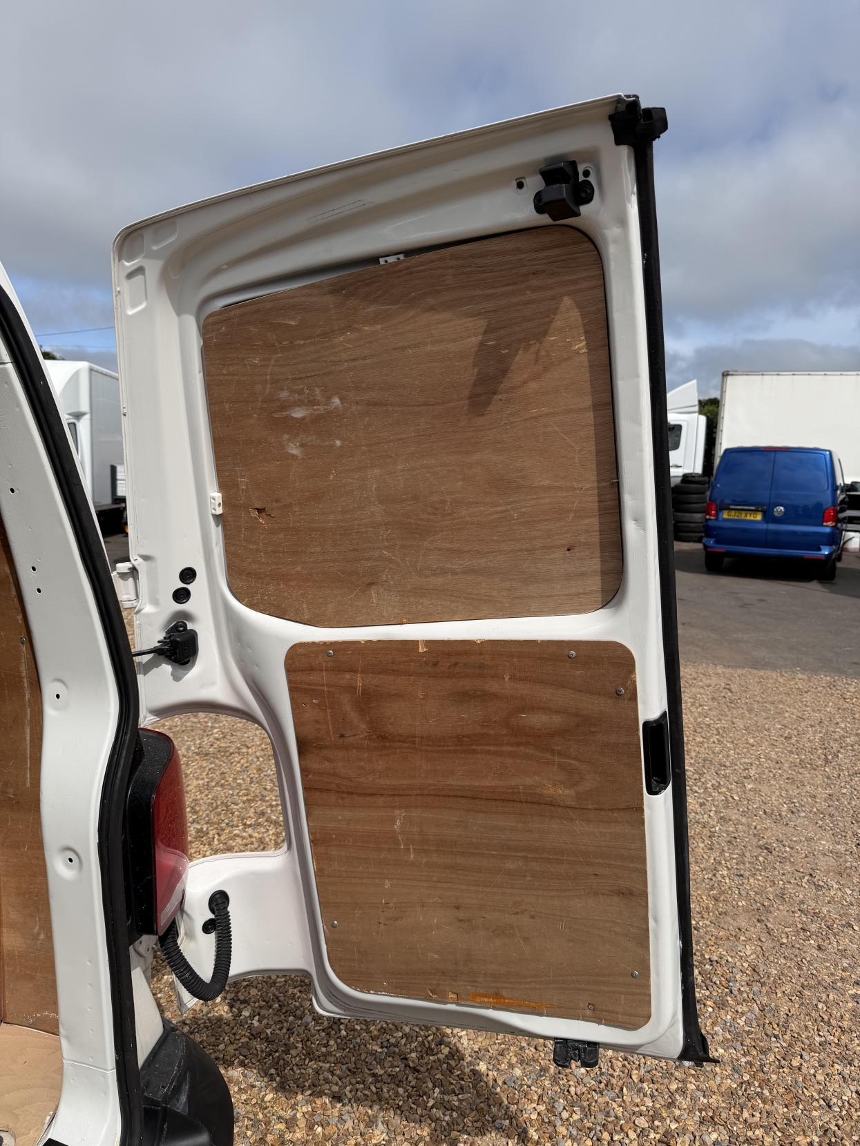 2021 Volkswagen Transporter 2.0 TDI T28 Startline Panel Van 5dr Diesel Manual FWD SWB Euro 6 (s/s) (110 ps) - Thumbnail 28