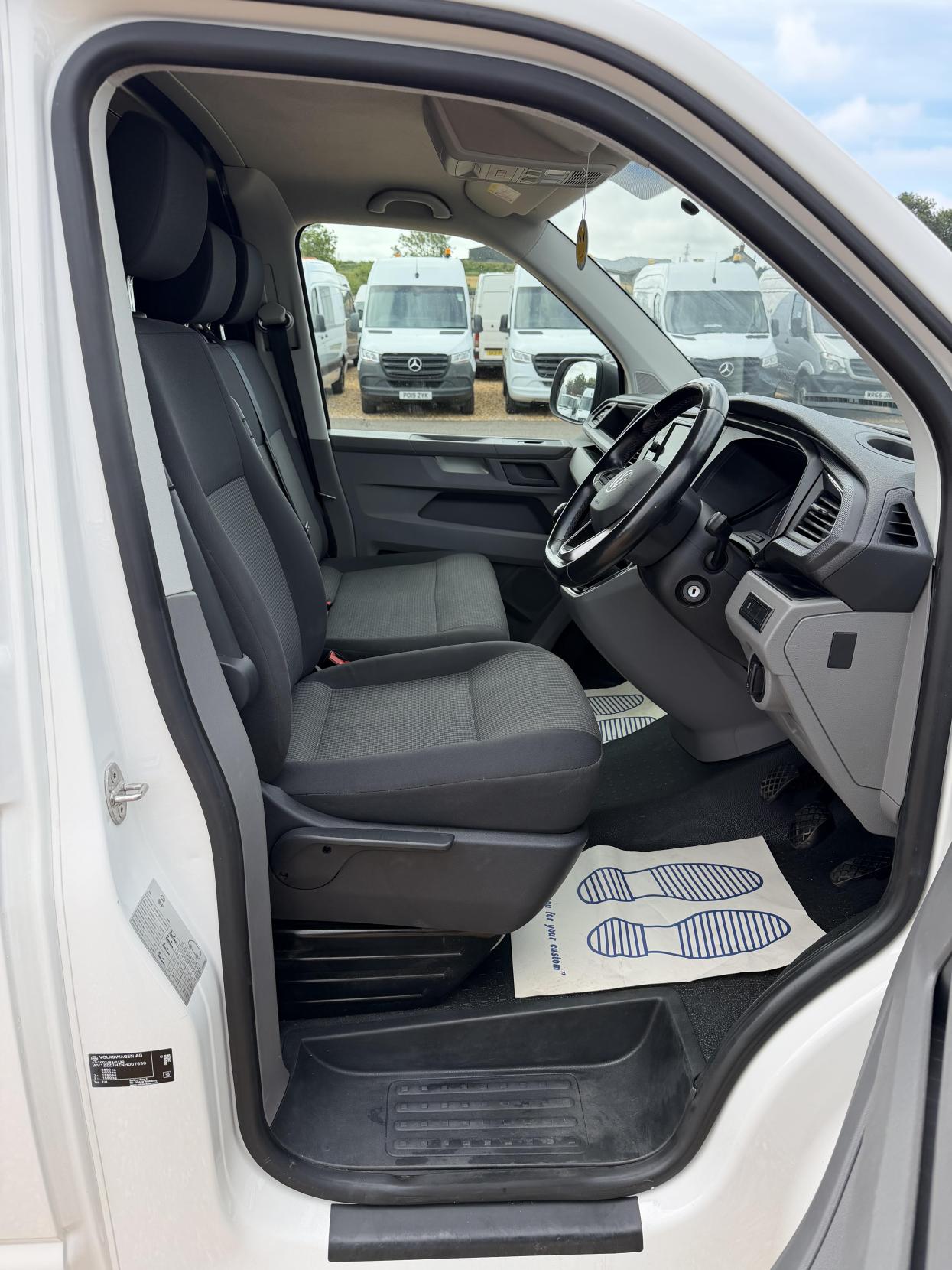 2021 Volkswagen Transporter 2.0 TDI T28 Startline Panel Van 5dr Diesel Manual FWD SWB Euro 6 (s/s) (110 ps) - Thumbnail 15