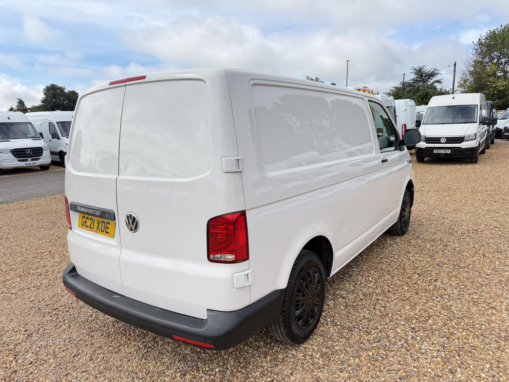 2021 Volkswagen Transporter 2.0 TDI T28 Startline Panel Van 5dr Diesel Manual FWD SWB Euro 6 (s/s) (110 ps) - Thumbnail 12