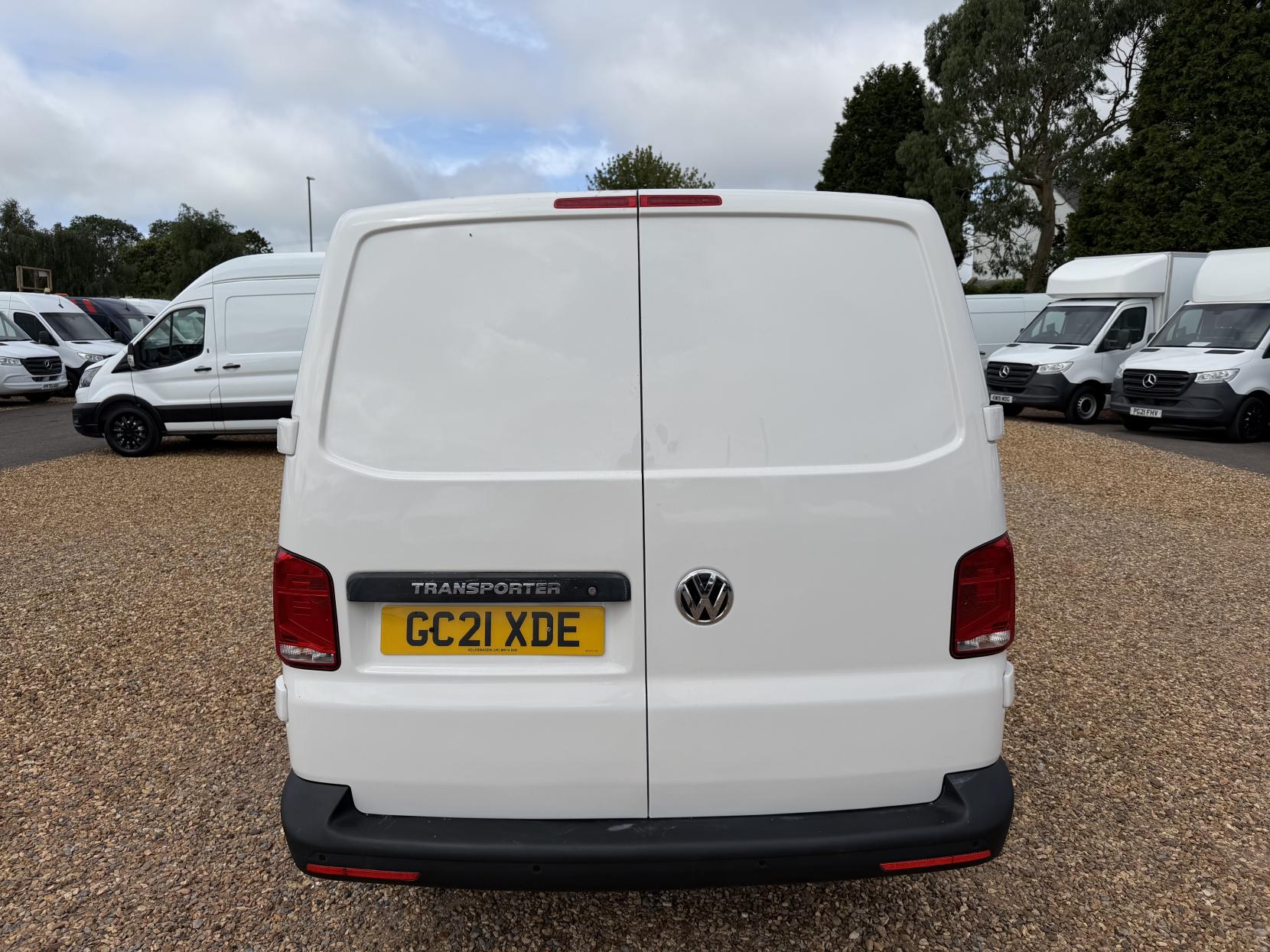 2021 Volkswagen Transporter 2.0 TDI T28 Startline Panel Van 5dr Diesel Manual FWD SWB Euro 6 (s/s) (110 ps) - Thumbnail 11