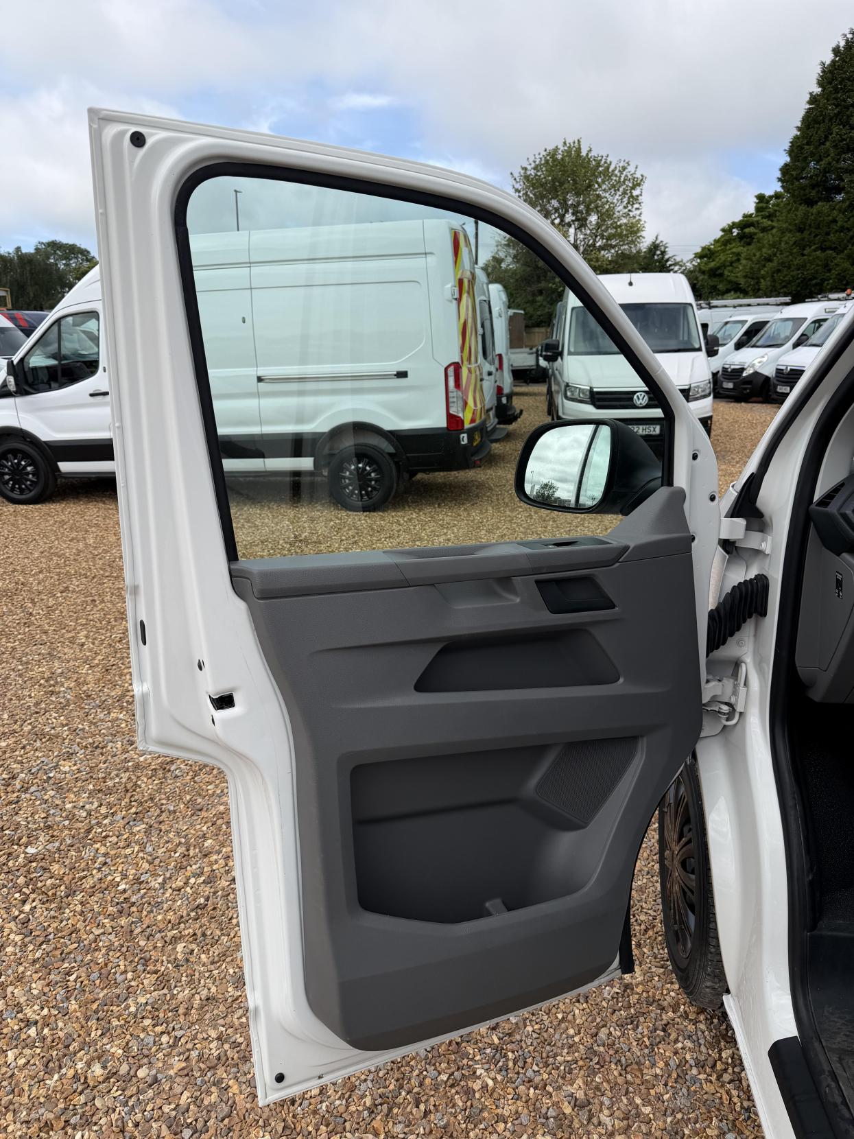 2021 Volkswagen Transporter 2.0 TDI T28 Startline Panel Van 5dr Diesel Manual FWD SWB Euro 6 (s/s) (110 ps) - Thumbnail 18