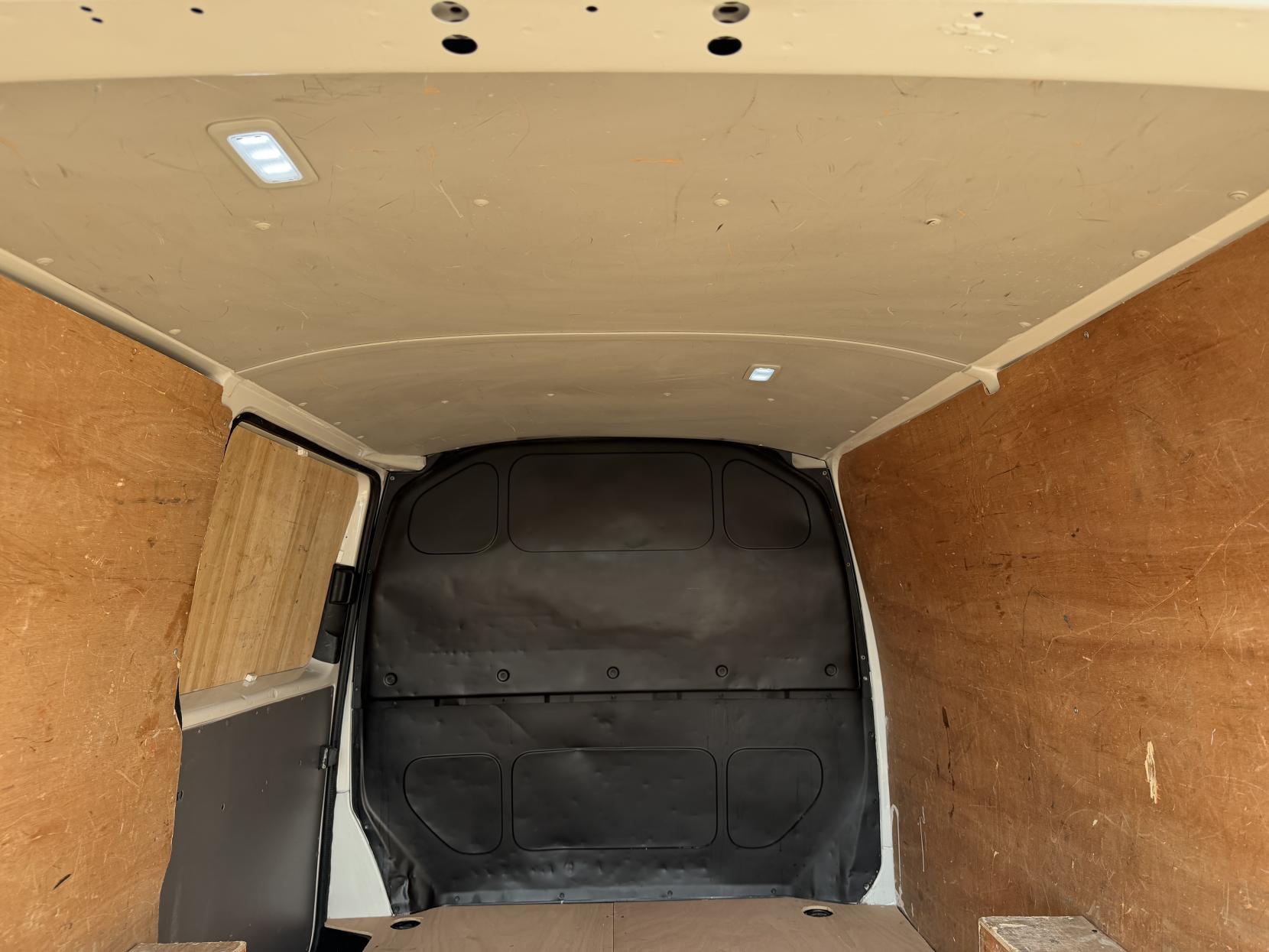 2021 Volkswagen Transporter 2.0 TDI T28 Startline Panel Van 5dr Diesel Manual FWD SWB Euro 6 (s/s) (110 ps) - Thumbnail 32