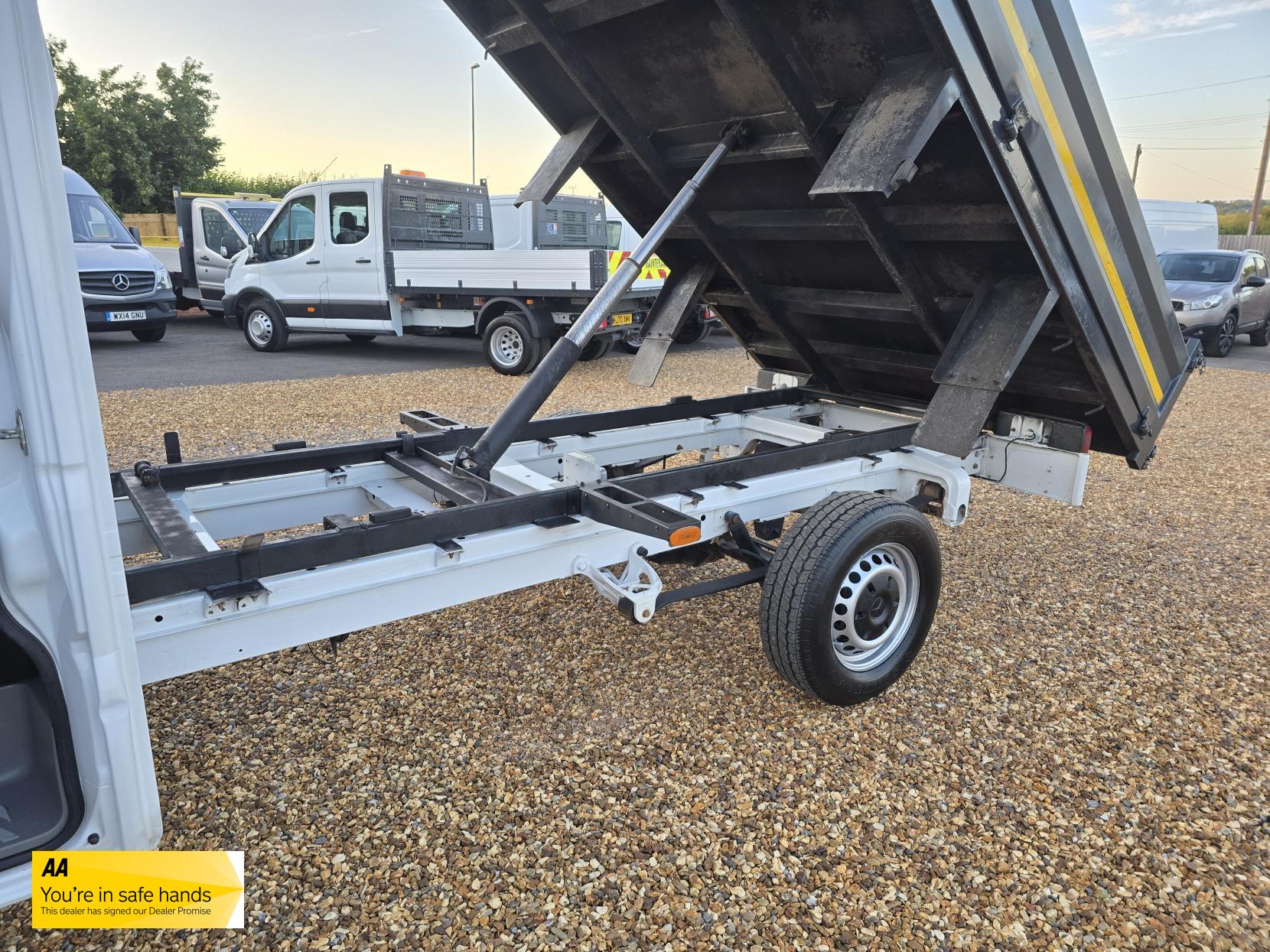 Mercedes-Benz Sprinter 2.1 314 CDI Chassis Cab 4dr Diesel Manual RWD L3 (209 g/km, 140 bhp)