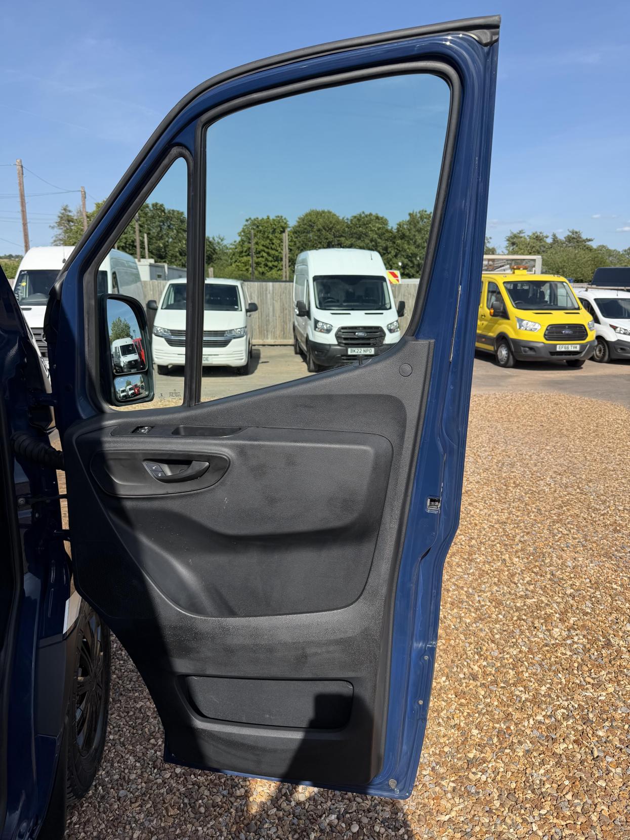 2019 Mercedes-Benz Sprinter 2.1 316 CDI Panel Van 5dr Diesel Manual RWD L2 H2 Euro 6 (163 ps) - Thumbnail 14
