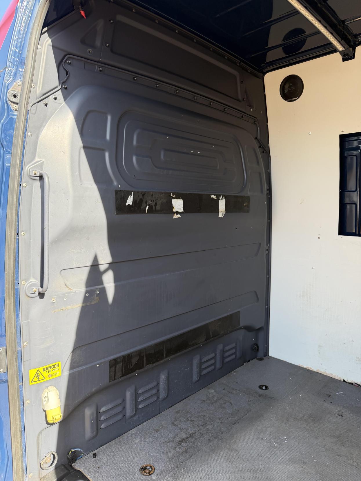 2019 Mercedes-Benz Sprinter 2.1 316 CDI Panel Van 5dr Diesel Manual RWD L2 H2 Euro 6 (163 ps) - Thumbnail 21