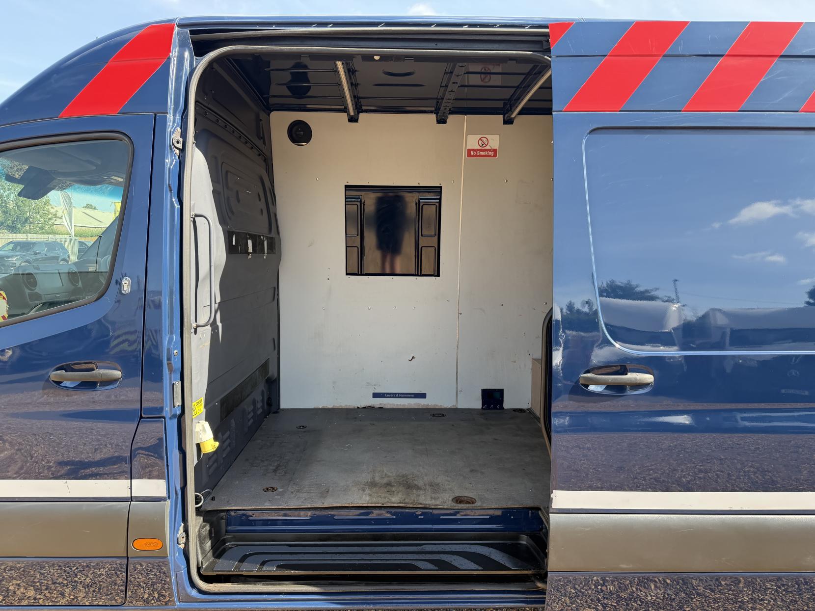 2019 Mercedes-Benz Sprinter 2.1 316 CDI Panel Van 5dr Diesel Manual RWD L2 H2 Euro 6 (163 ps) - Thumbnail 19