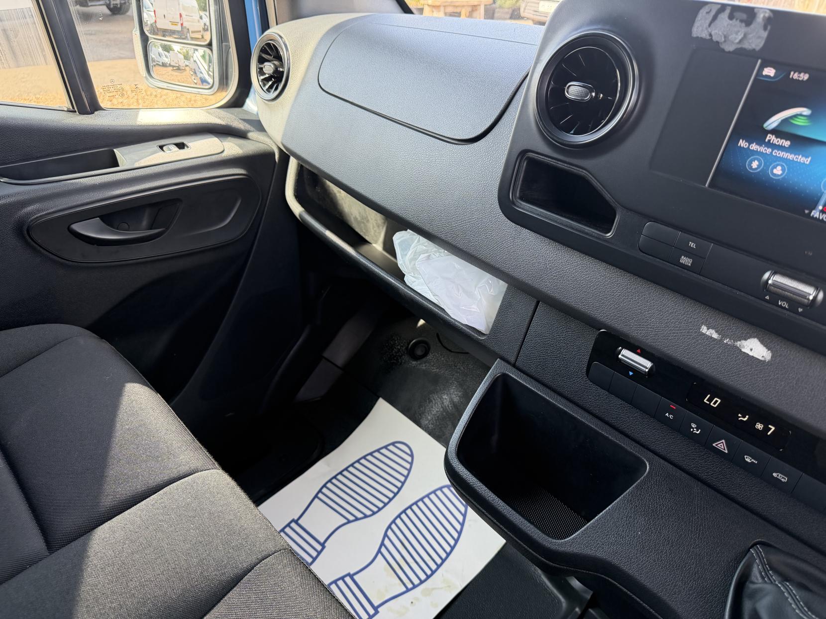 2019 Mercedes-Benz Sprinter 2.1 316 CDI Panel Van 5dr Diesel Manual RWD L2 H2 Euro 6 (163 ps) - Thumbnail 45
