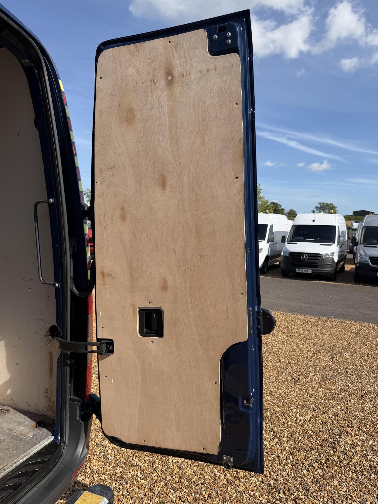 2019 Mercedes-Benz Sprinter 2.1 316 CDI Panel Van 5dr Diesel Manual RWD L2 H2 Euro 6 (163 ps) - Thumbnail 35