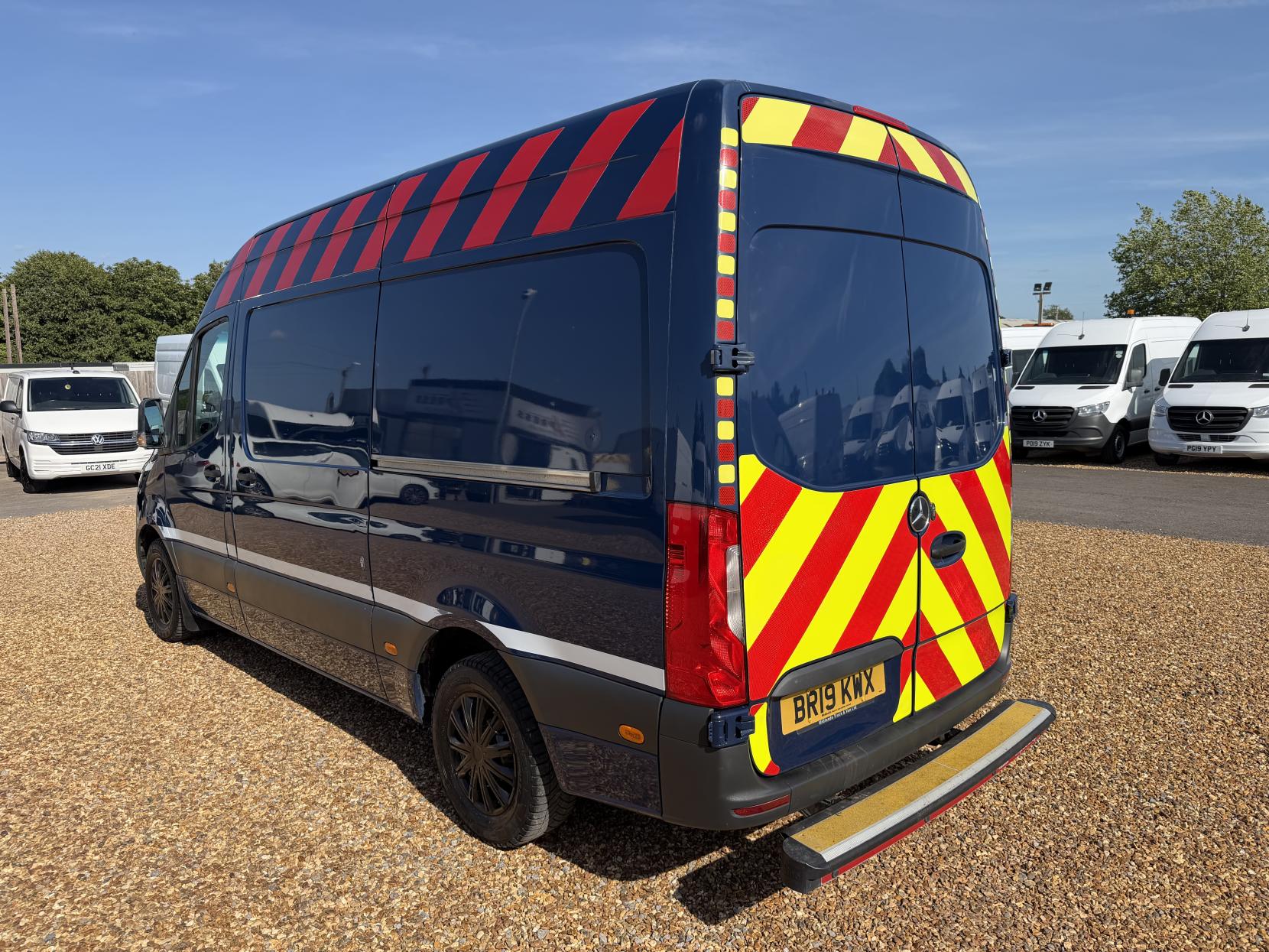 2019 Mercedes-Benz Sprinter 2.1 316 CDI Panel Van 5dr Diesel Manual RWD L2 H2 Euro 6 (163 ps) - Thumbnail 9