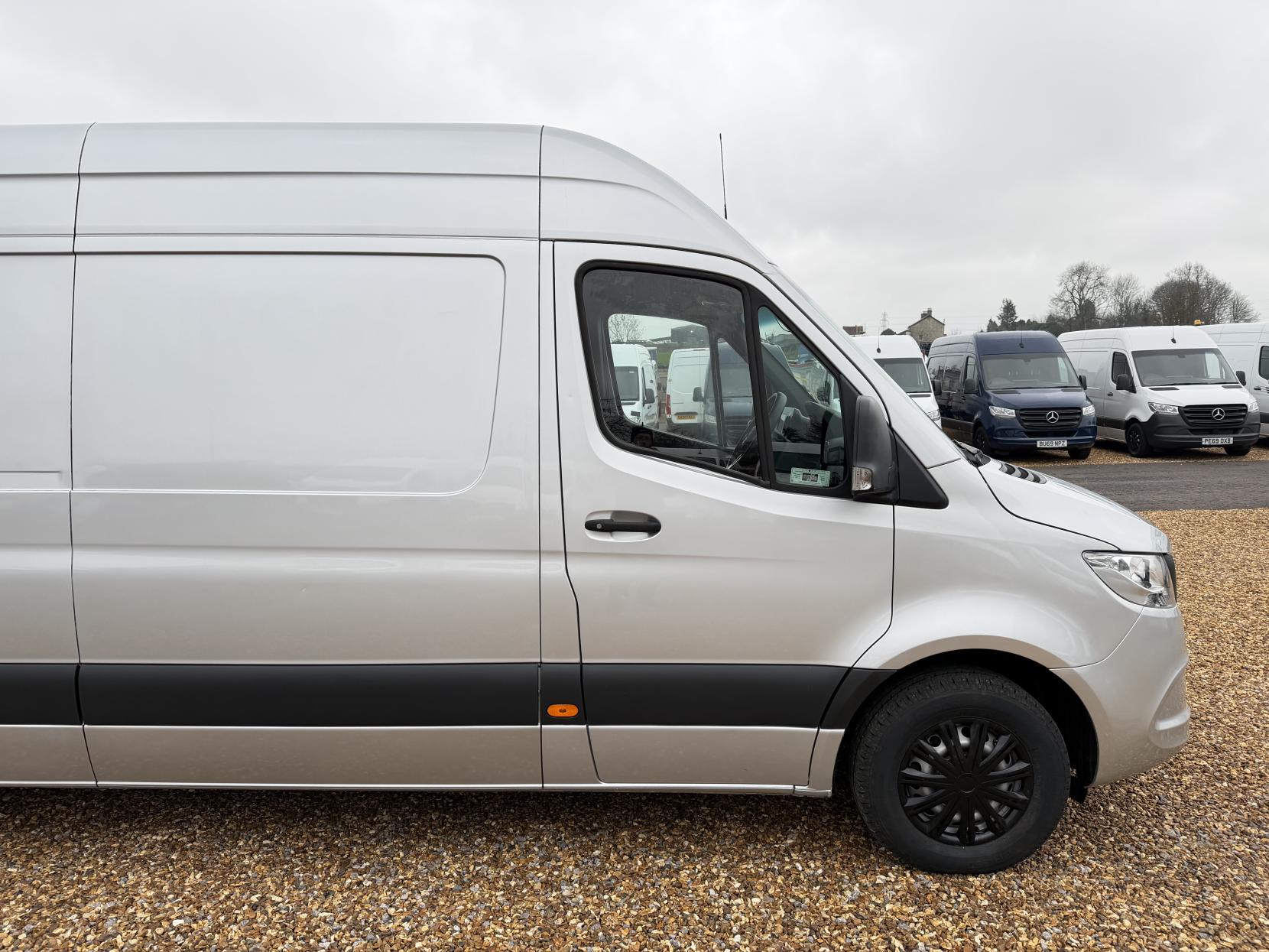 Mercedes-Benz Sprinter 2.1 314 CDI Panel Van 5dr Diesel Manual RWD L3 H2 Euro 6 (143 ps)