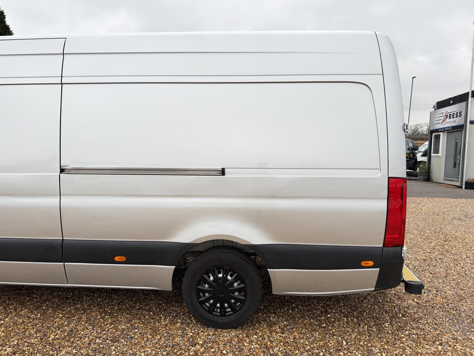 Mercedes-Benz Sprinter 2.1 314 CDI Panel Van 5dr Diesel Manual RWD L3 H2 Euro 6 (143 ps)