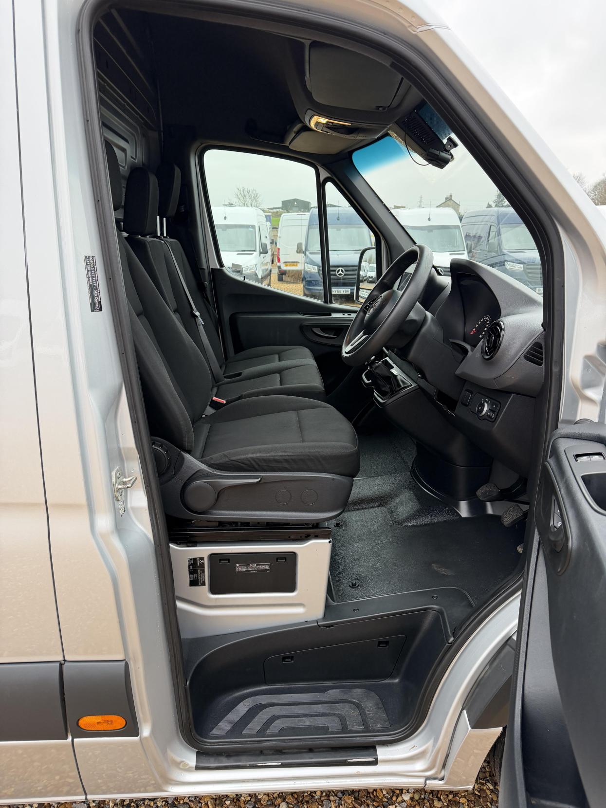 Mercedes-Benz Sprinter 2.1 314 CDI Panel Van 5dr Diesel Manual RWD L3 H2 Euro 6 (143 ps)