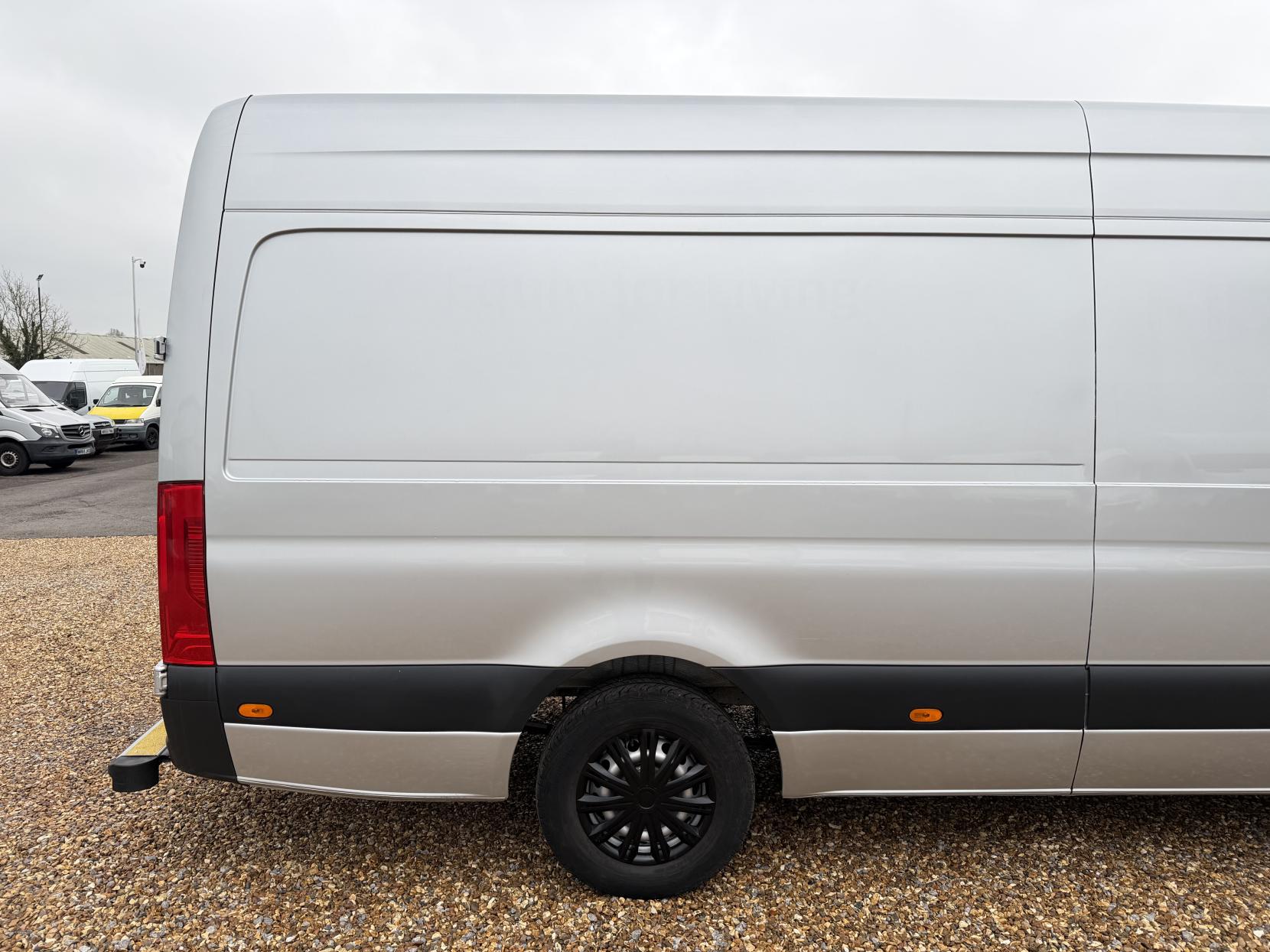 Mercedes-Benz Sprinter 2.1 314 CDI Panel Van 5dr Diesel Manual RWD L3 H2 Euro 6 (143 ps)