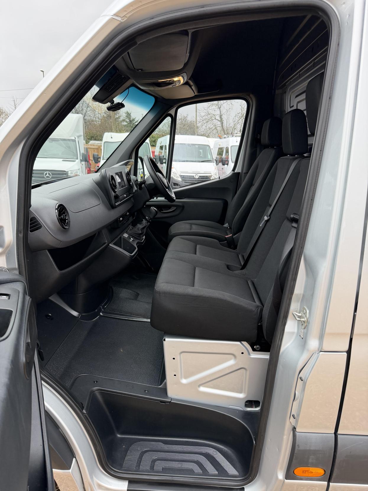 Mercedes-Benz Sprinter 2.1 314 CDI Panel Van 5dr Diesel Manual RWD L3 H2 Euro 6 (143 ps)