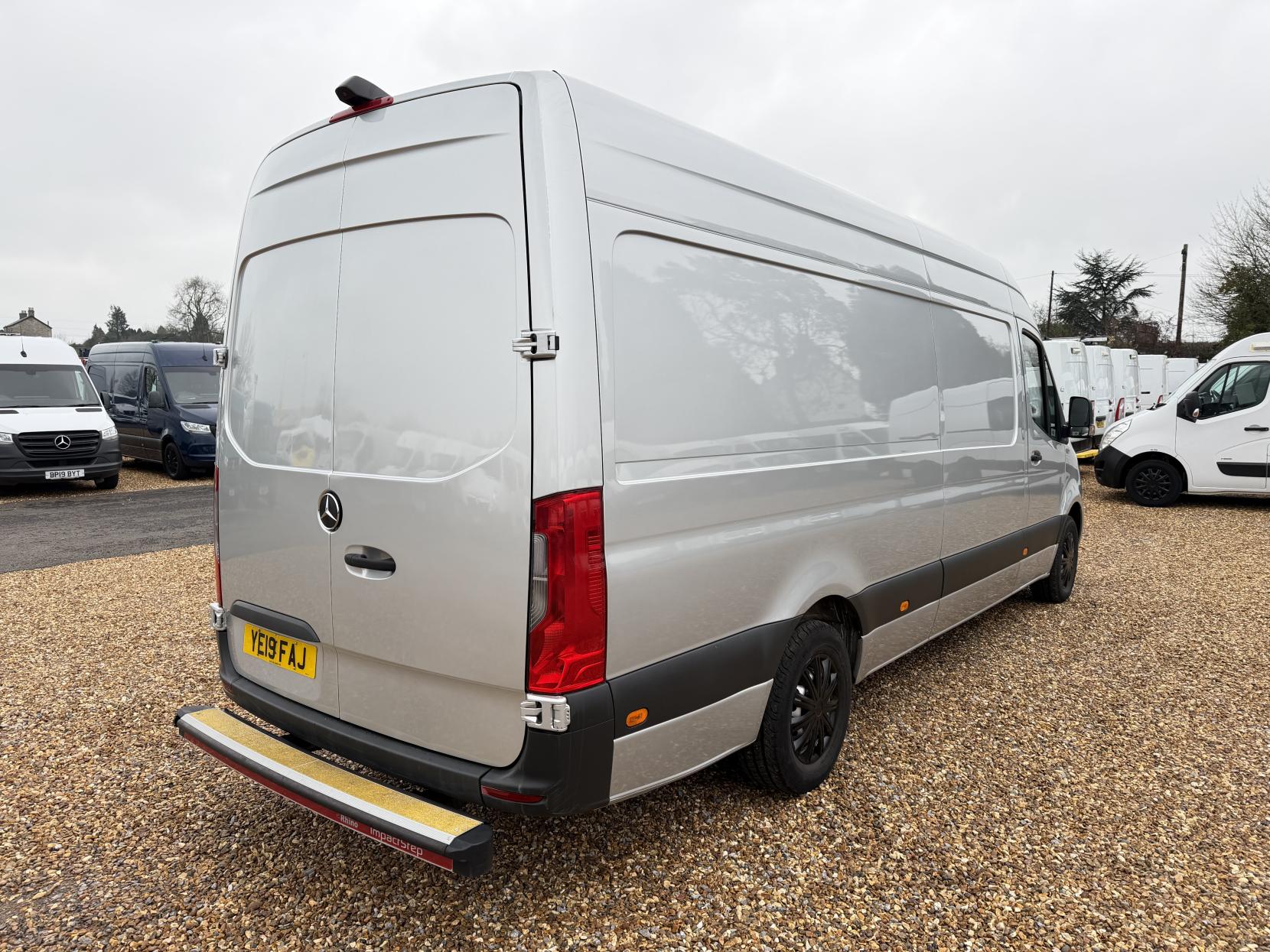 Mercedes-Benz Sprinter 2.1 314 CDI Panel Van 5dr Diesel Manual RWD L3 H2 Euro 6 (143 ps)