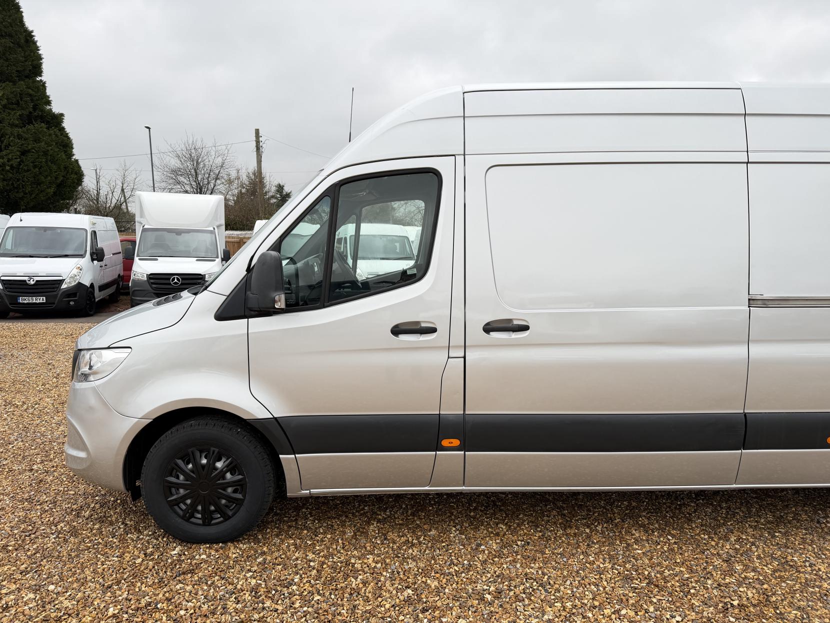 Mercedes-Benz Sprinter 2.1 314 CDI Panel Van 5dr Diesel Manual RWD L3 H2 Euro 6 (143 ps)