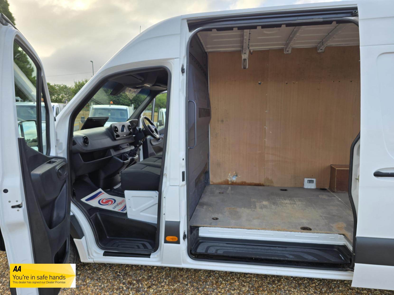 Mercedes-Benz Sprinter 2.1 316 CDI Panel Van 5dr Diesel Manual RWD L2 H2 Euro 6 (163 ps)