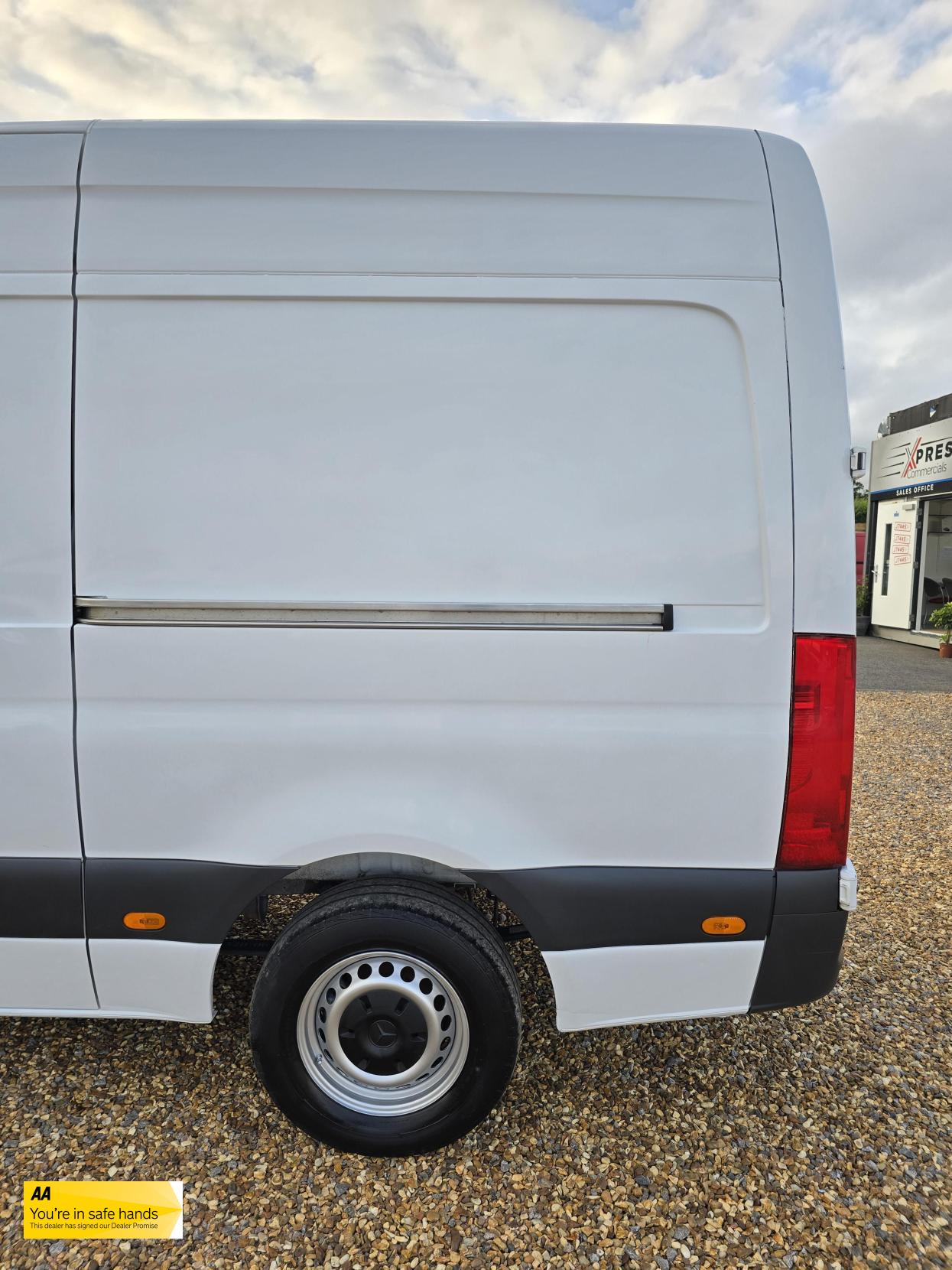 Mercedes-Benz Sprinter 2.1 316 CDI Panel Van 5dr Diesel Manual RWD L2 H2 Euro 6 (163 ps)