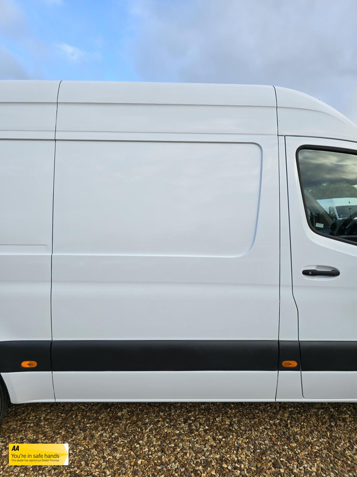 Mercedes-Benz Sprinter 2.1 316 CDI Panel Van 5dr Diesel Manual RWD L2 H2 Euro 6 (163 ps)