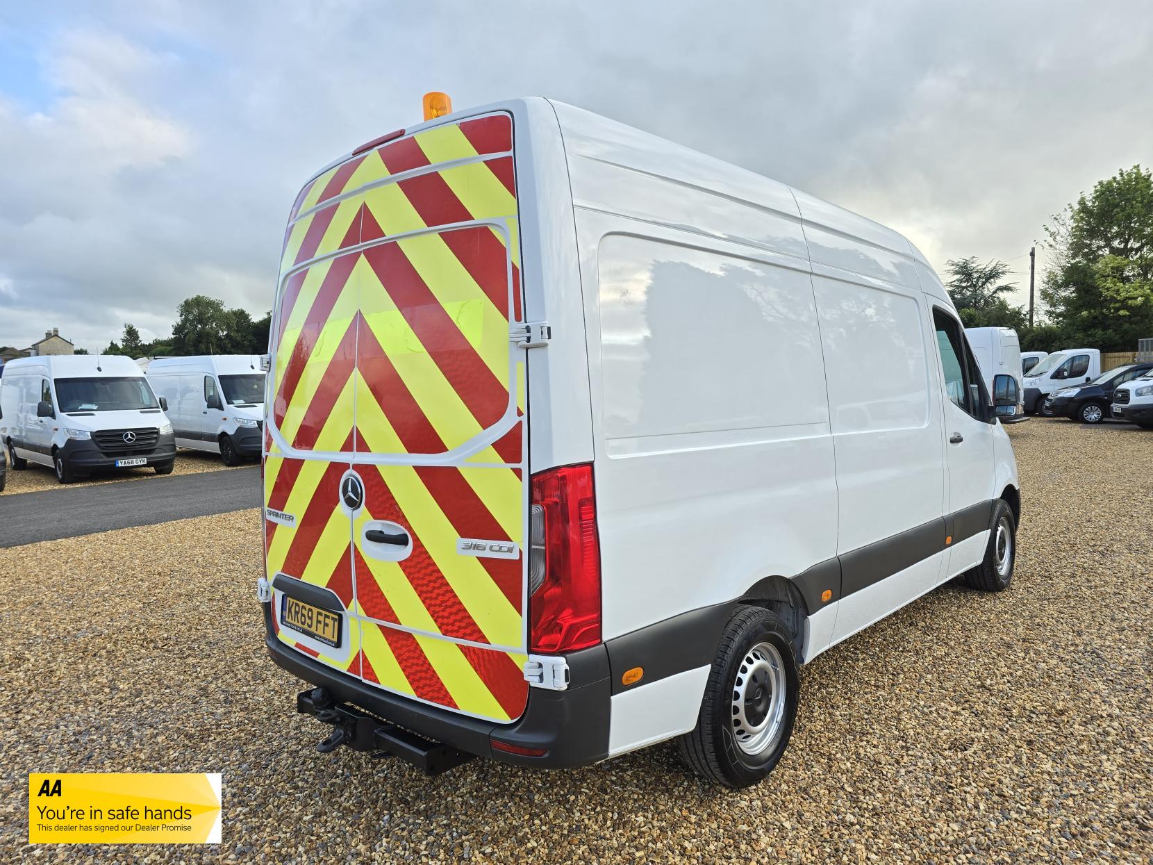 Mercedes-Benz Sprinter 2.1 316 CDI Panel Van 5dr Diesel Manual RWD L2 H2 Euro 6 (163 ps)