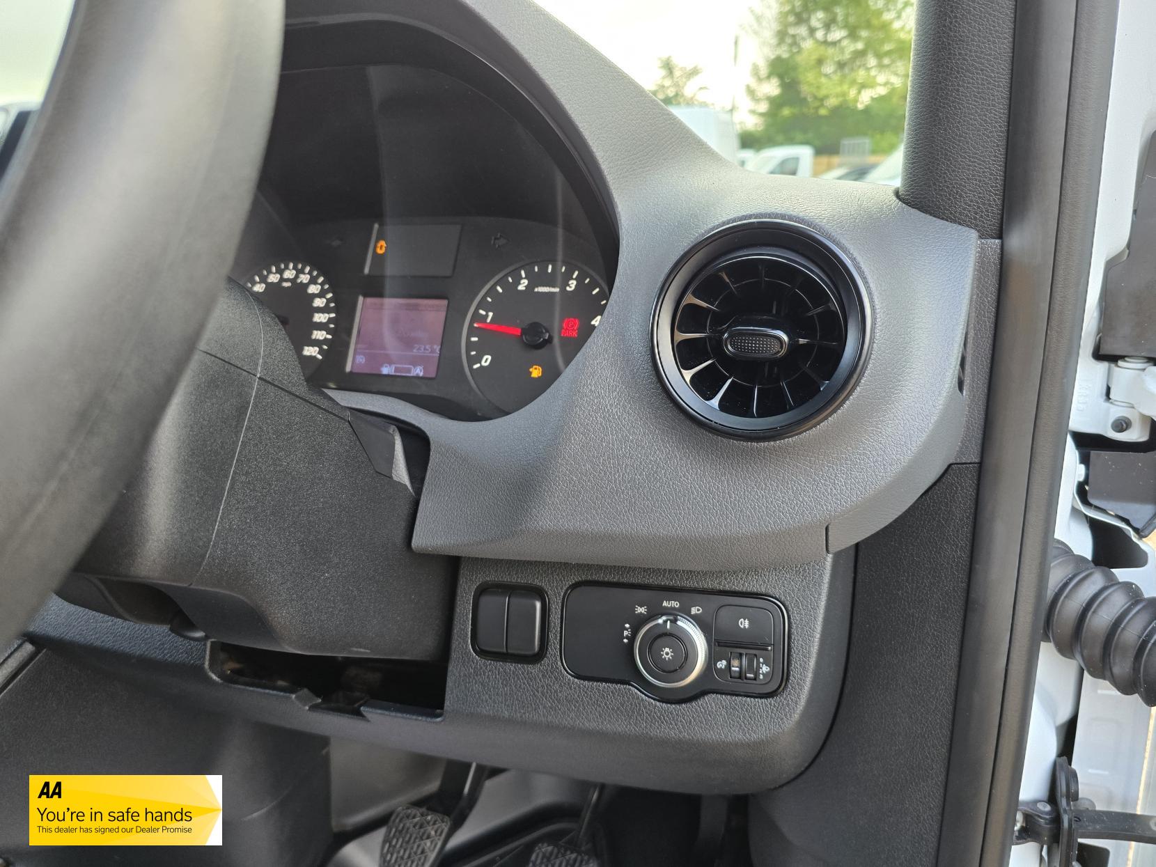 Mercedes-Benz Sprinter 2.1 316 CDI Panel Van 5dr Diesel Manual RWD L2 H2 Euro 6 (163 ps)
