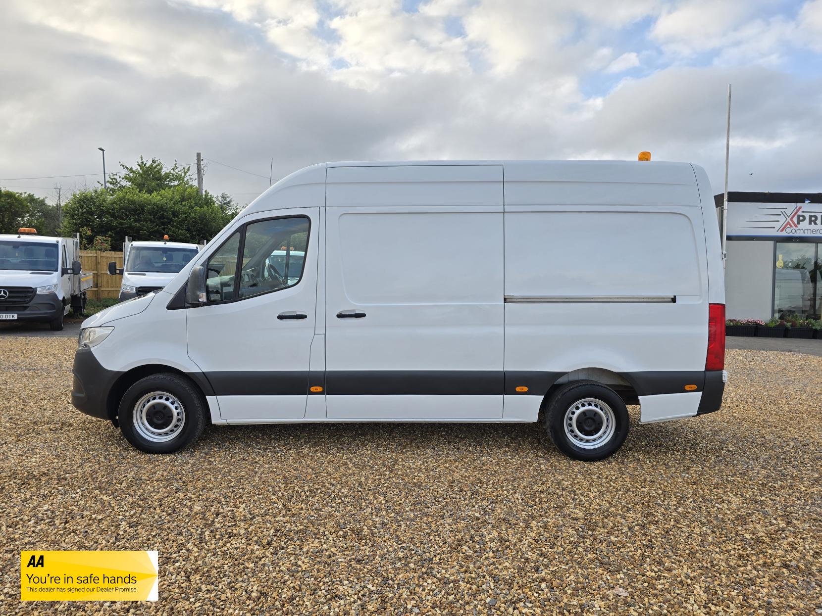 Mercedes-Benz Sprinter 2.1 316 CDI Panel Van 5dr Diesel Manual RWD L2 H2 Euro 6 (163 ps)