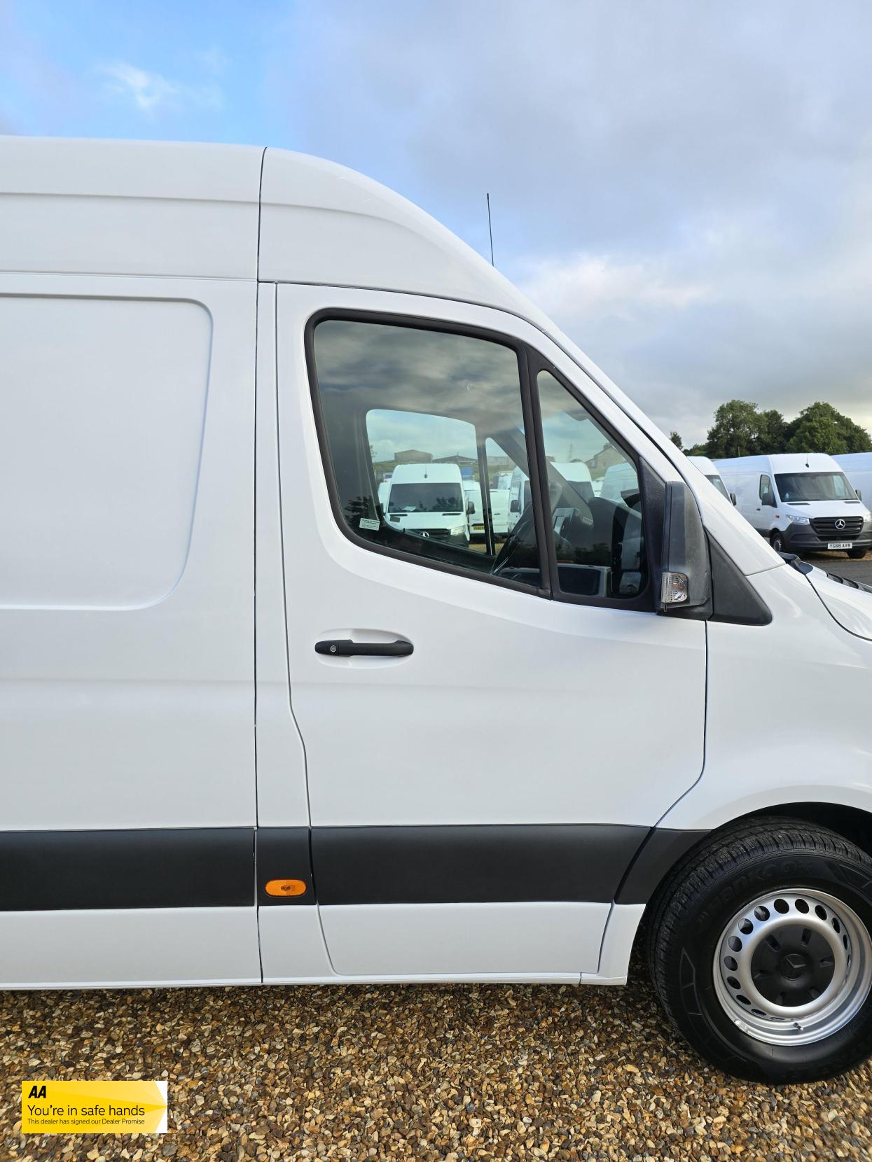 Mercedes-Benz Sprinter 2.1 316 CDI Panel Van 5dr Diesel Manual RWD L2 H2 Euro 6 (163 ps)