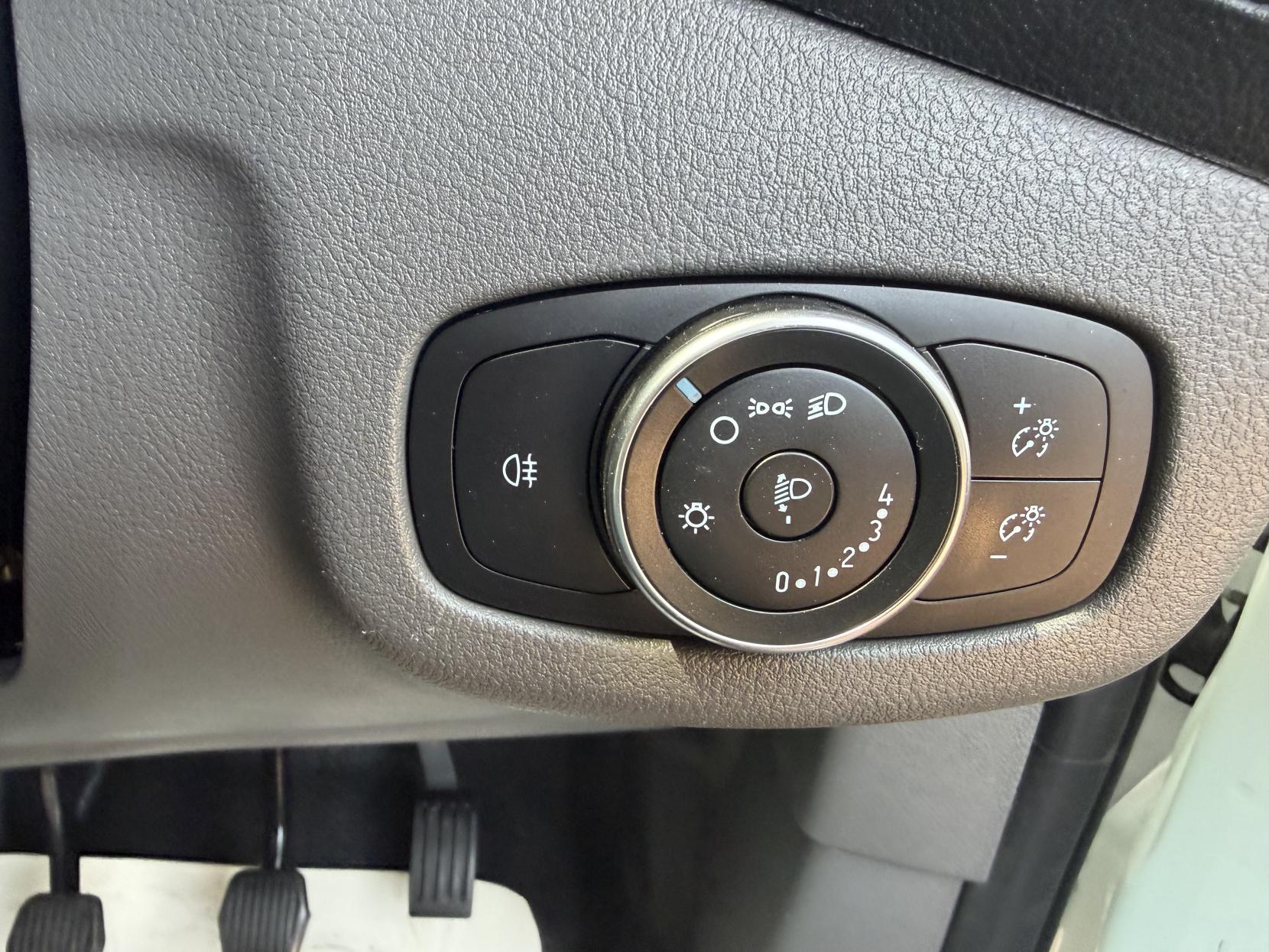2020 Ford Transit Connect 1.5 240 EcoBlue Leader Panel Van 5dr Diesel Manual L2 Euro 6 (s/s) (100 ps) - Thumbnail 34