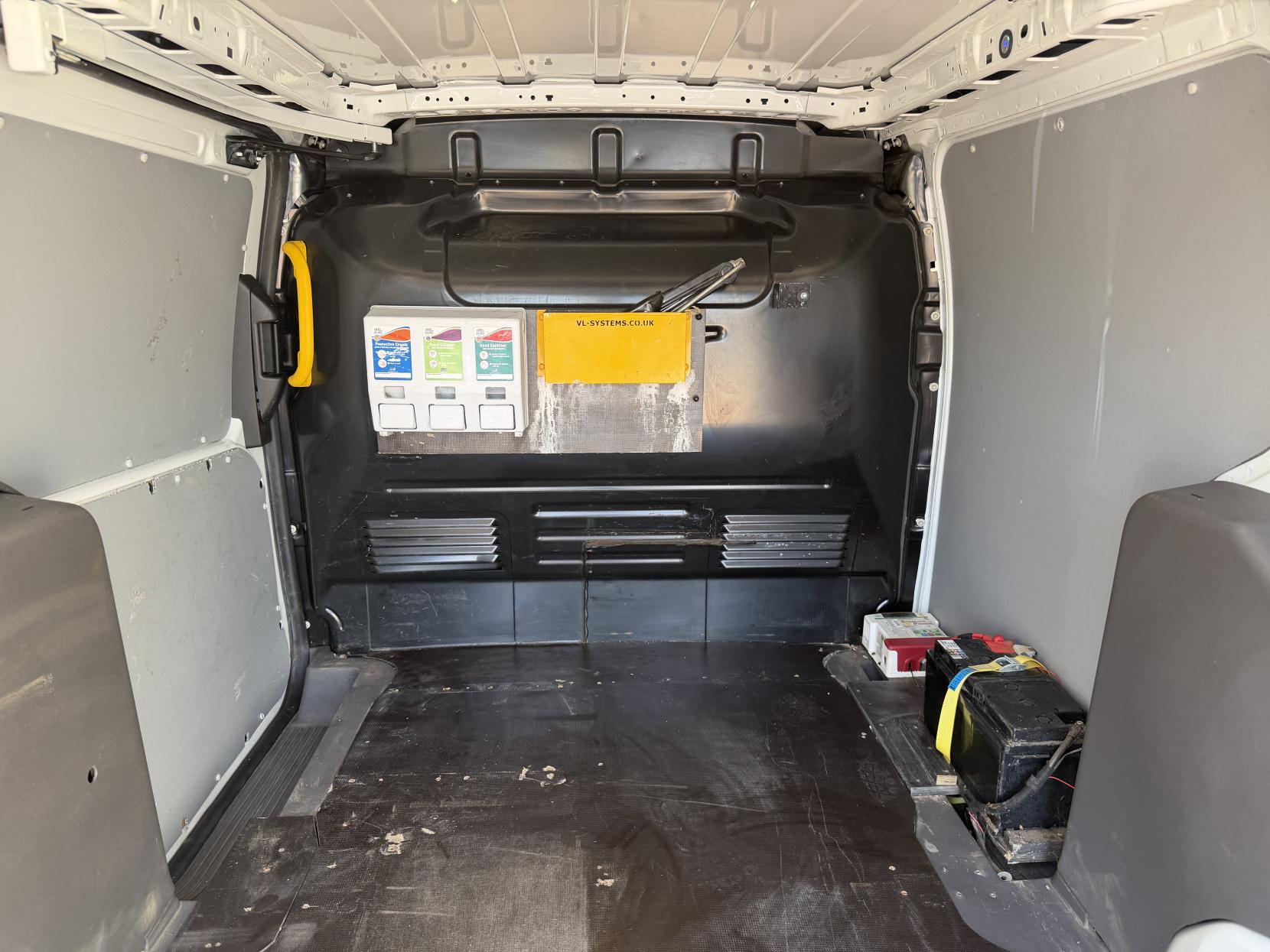 2020 Ford Transit Connect 1.5 240 EcoBlue Leader Panel Van 5dr Diesel Manual L2 Euro 6 (s/s) (100 ps) - Thumbnail 33