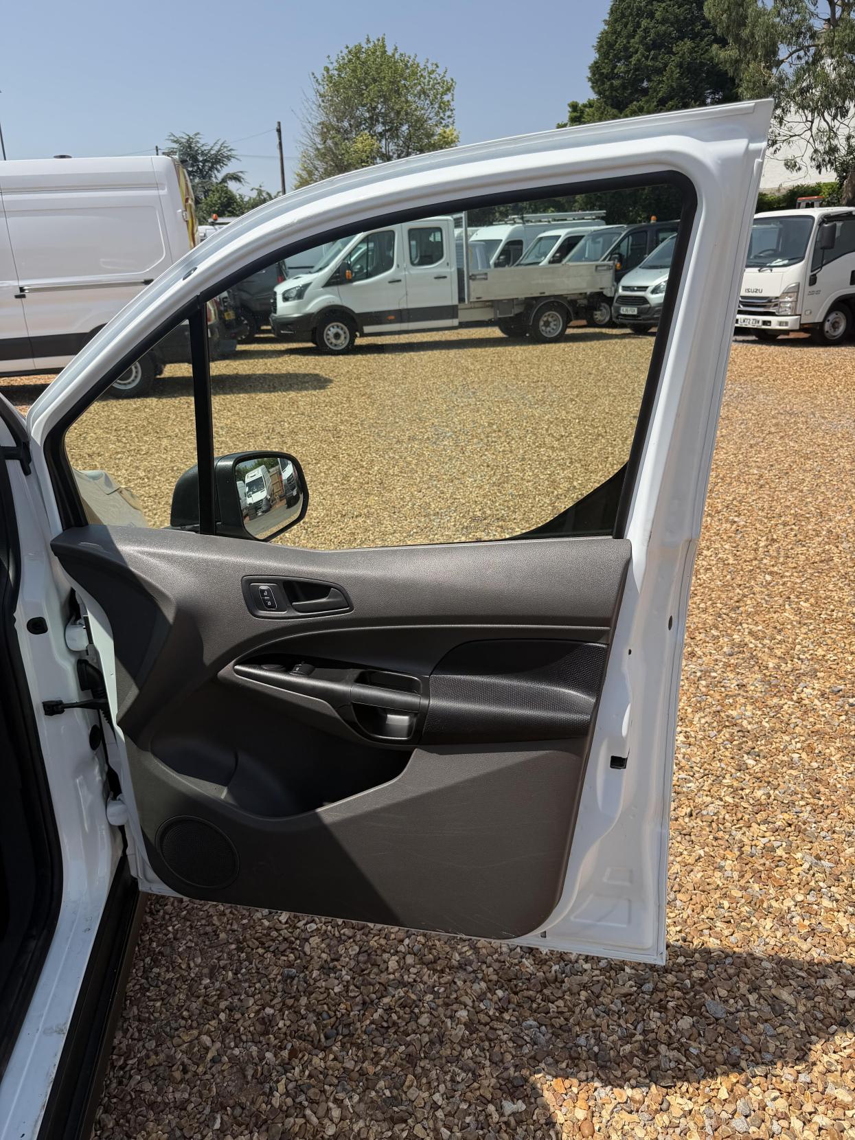 2020 Ford Transit Connect 1.5 240 EcoBlue Leader Panel Van 5dr Diesel Manual L2 Euro 6 (s/s) (100 ps) - Thumbnail 15