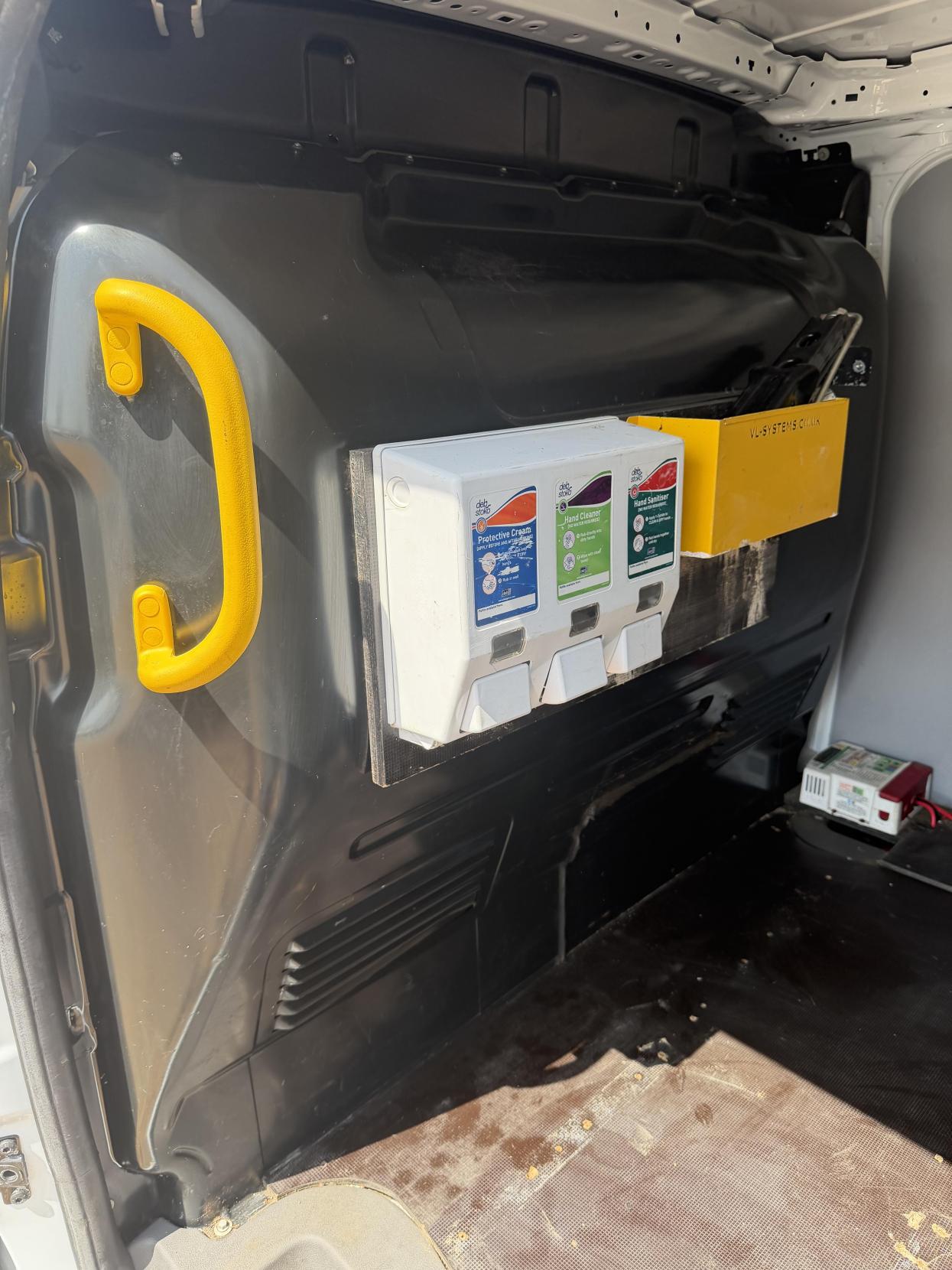 2020 Ford Transit Connect 1.5 240 EcoBlue Leader Panel Van 5dr Diesel Manual L2 Euro 6 (s/s) (100 ps) - Thumbnail 24
