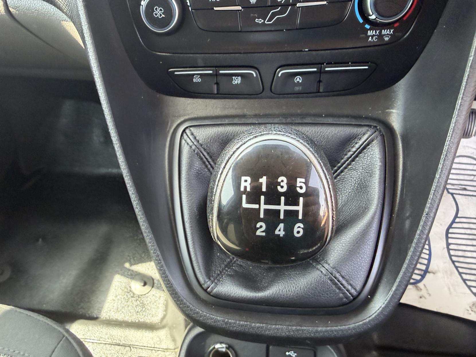 2020 Ford Transit Connect 1.5 240 EcoBlue Leader Panel Van 5dr Diesel Manual L2 Euro 6 (s/s) (100 ps) - Thumbnail 44