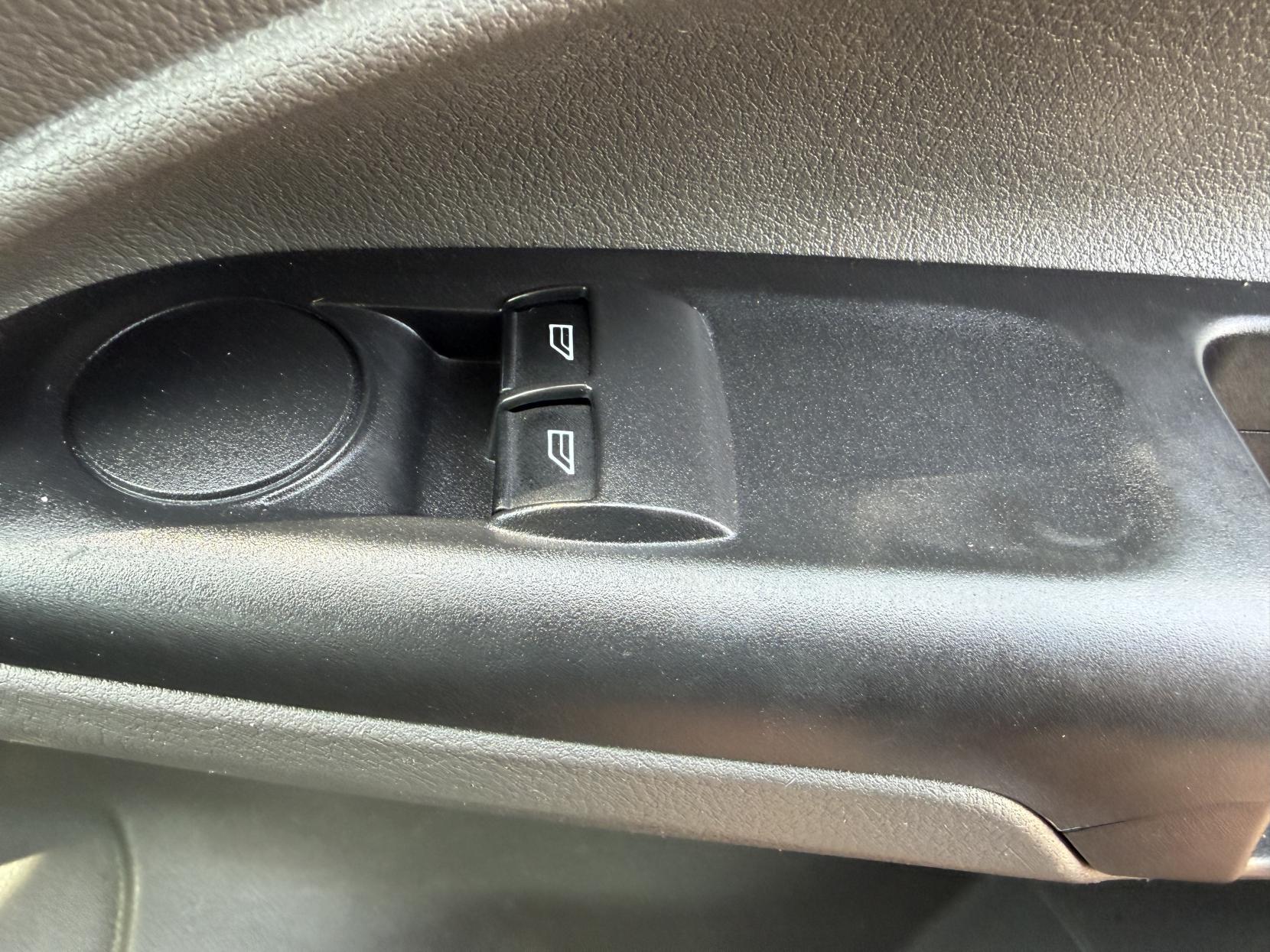 2020 Ford Transit Connect 1.5 240 EcoBlue Leader Panel Van 5dr Diesel Manual L2 Euro 6 (s/s) (100 ps) - Thumbnail 35