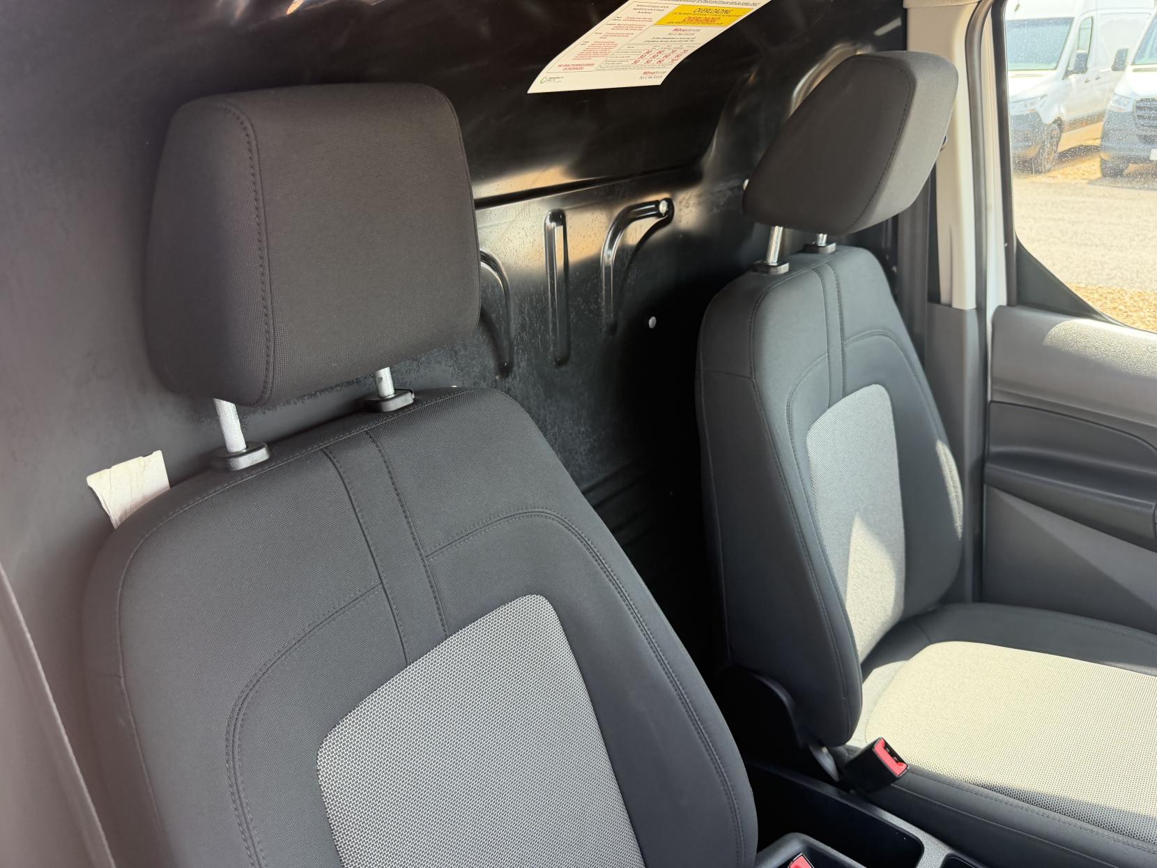 2020 Ford Transit Connect 1.5 240 EcoBlue Leader Panel Van 5dr Diesel Manual L2 Euro 6 (s/s) (100 ps) - Thumbnail 17