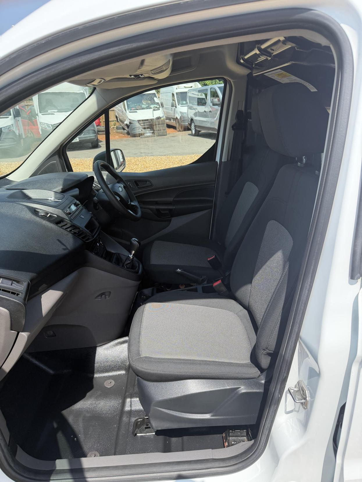2020 Ford Transit Connect 1.5 240 EcoBlue Leader Panel Van 5dr Diesel Manual L2 Euro 6 (s/s) (100 ps) - Thumbnail 21