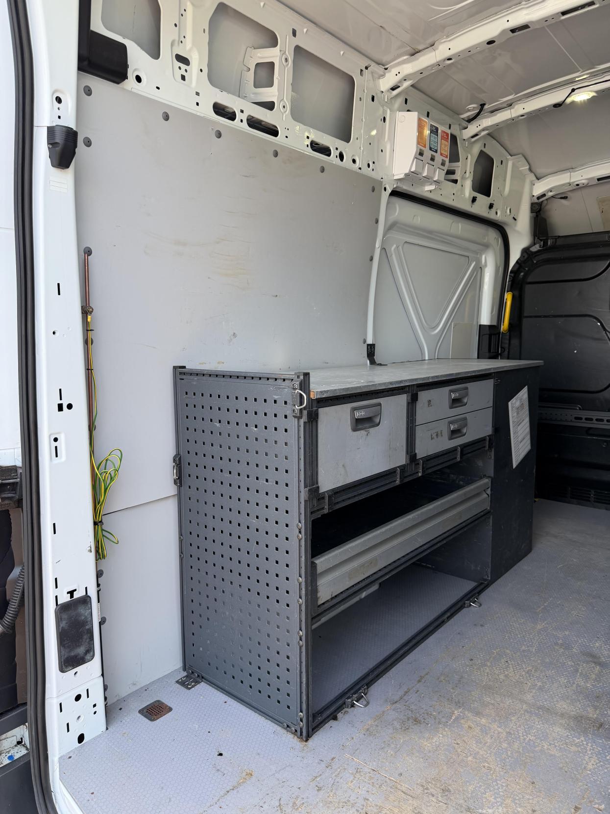 2016 Ford Transit 2.2 TDCi 350 Panel Van 5dr Diesel Manual RWD L2 H3 Euro 5 (155 ps) - Thumbnail 32