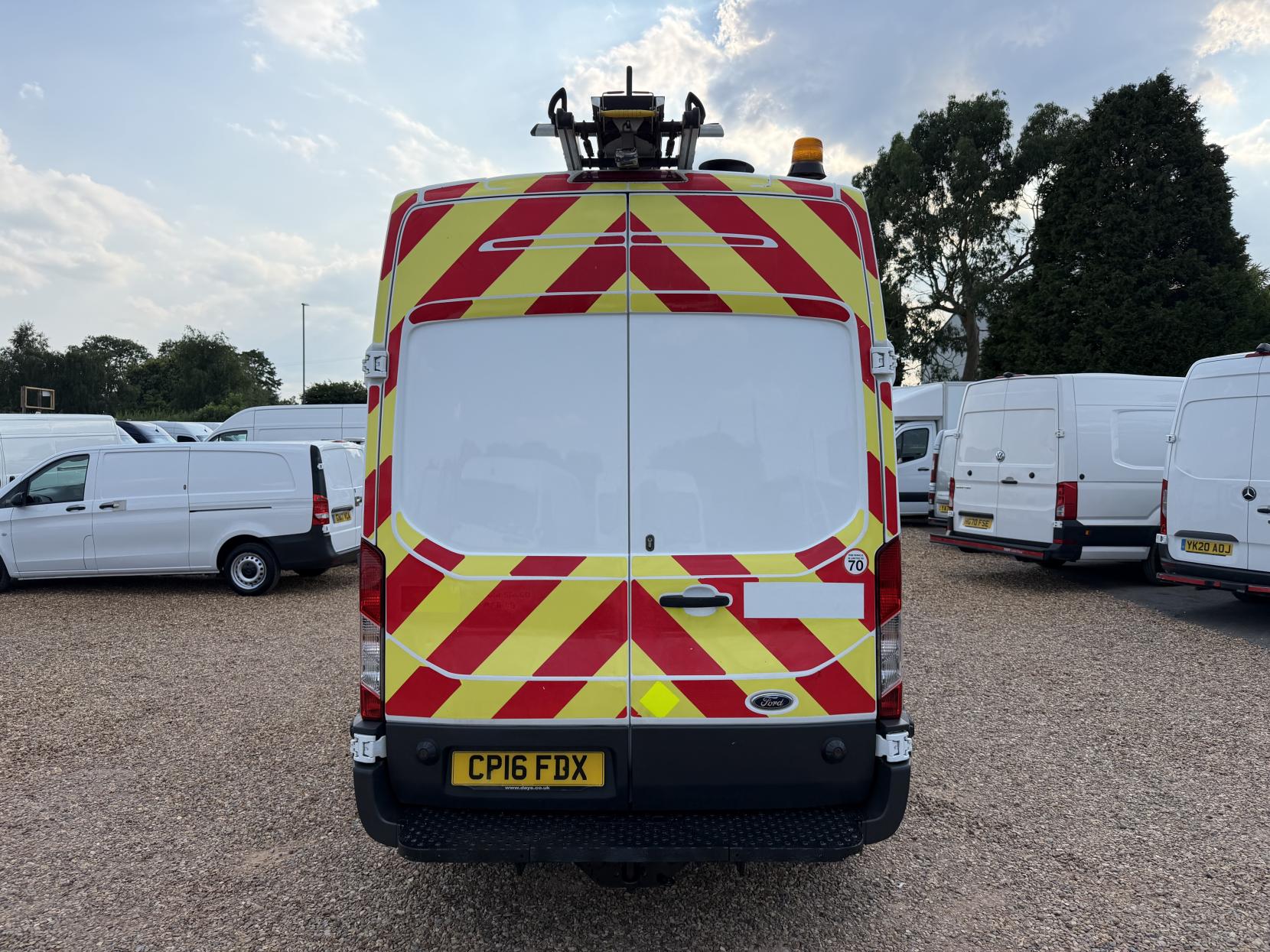 2016 Ford Transit 2.2 TDCi 350 Panel Van 5dr Diesel Manual RWD L2 H3 Euro 5 (155 ps) - Thumbnail 10
