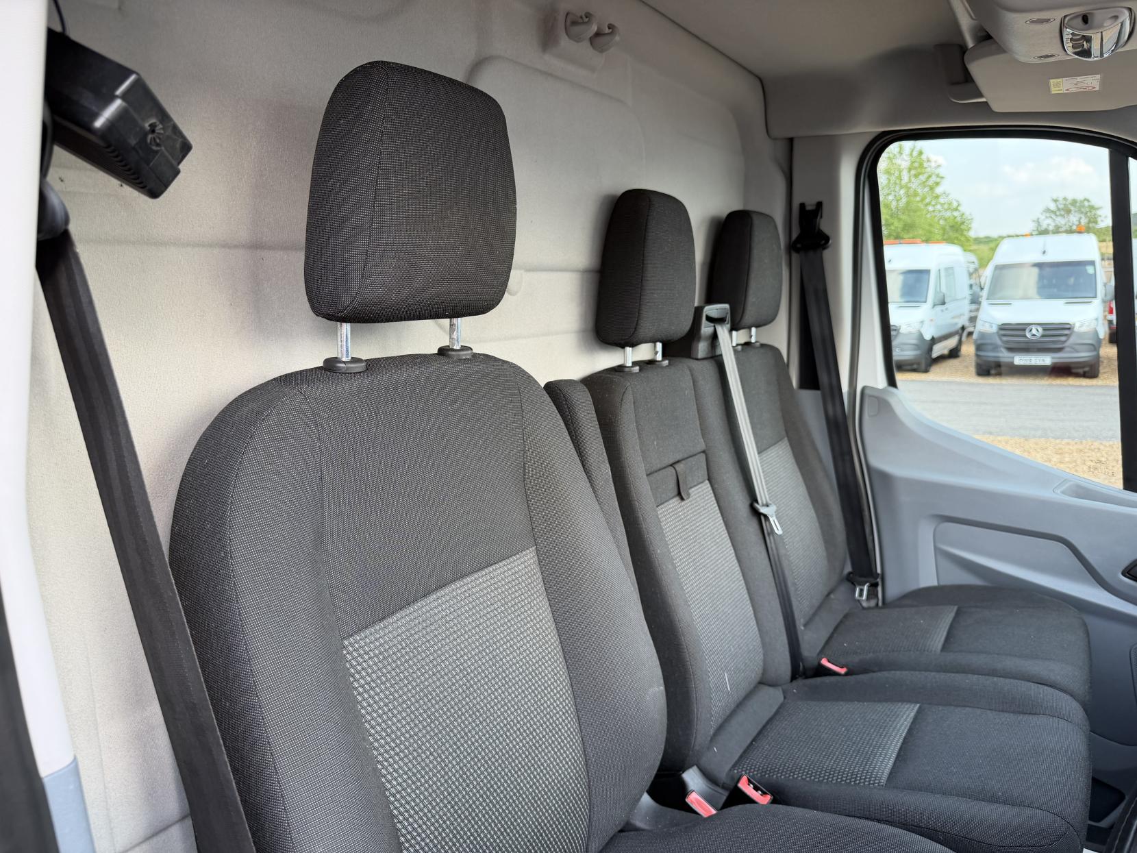2016 Ford Transit 2.2 TDCi 350 Panel Van 5dr Diesel Manual RWD L2 H3 Euro 5 (155 ps) - Thumbnail 14