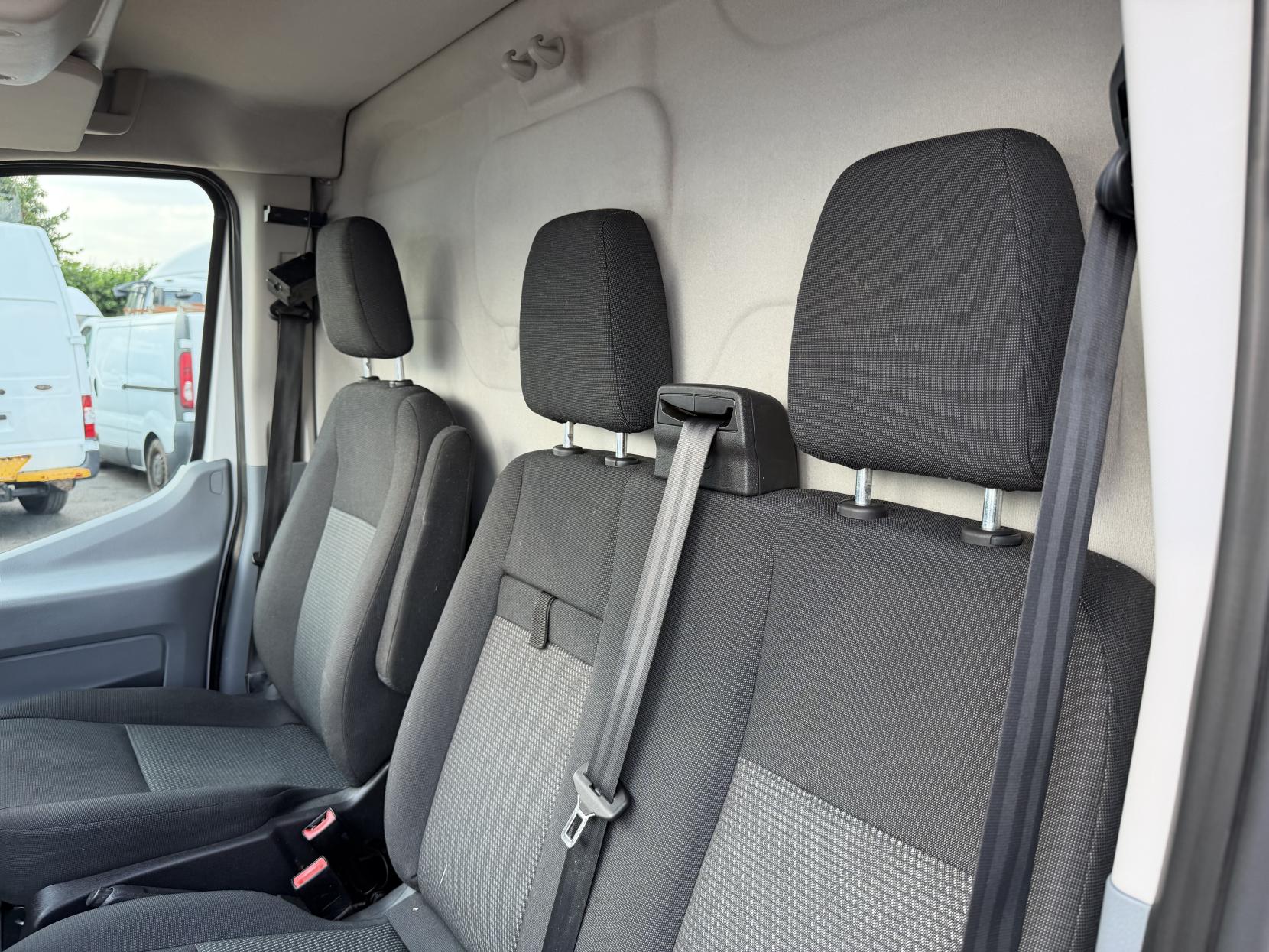 2016 Ford Transit 2.2 TDCi 350 Panel Van 5dr Diesel Manual RWD L2 H3 Euro 5 (155 ps) - Thumbnail 17
