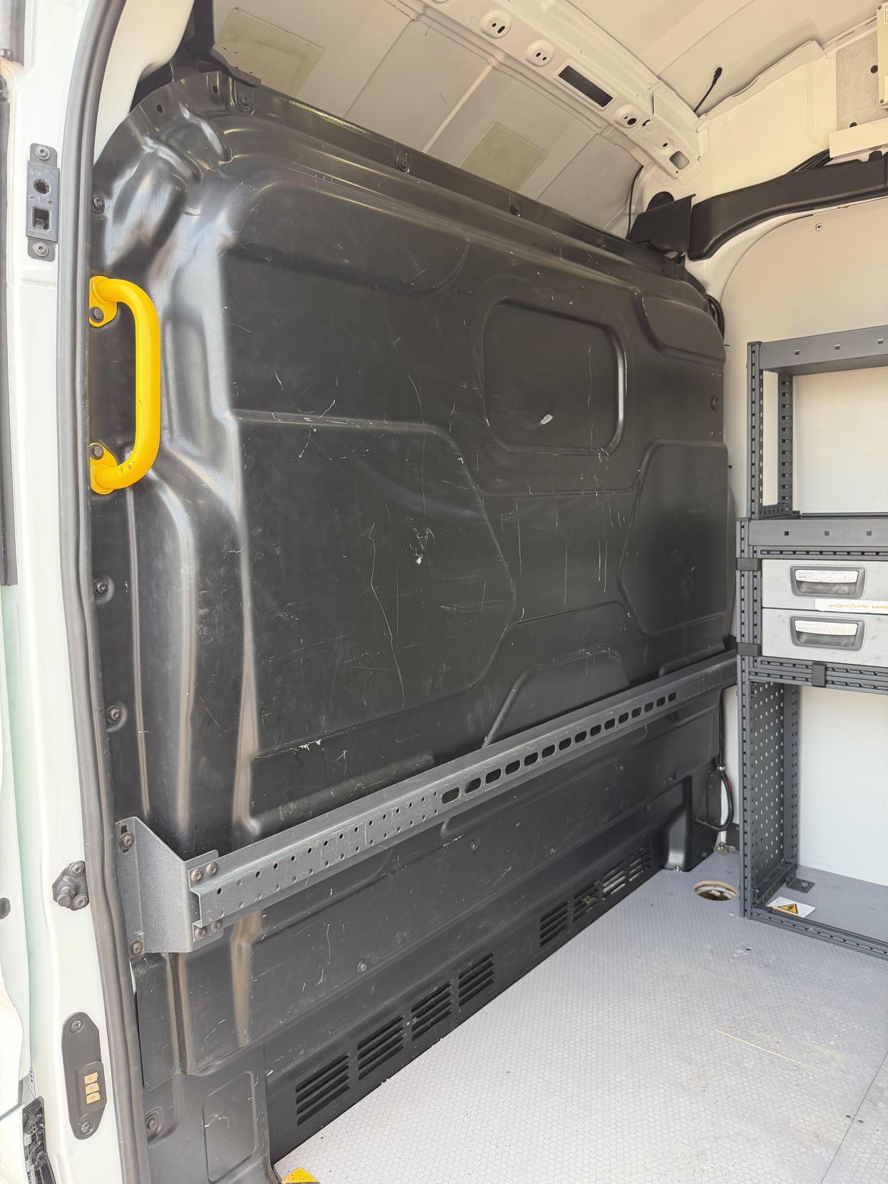2016 Ford Transit 2.2 TDCi 350 Panel Van 5dr Diesel Manual RWD L2 H3 Euro 5 (155 ps) - Thumbnail 21