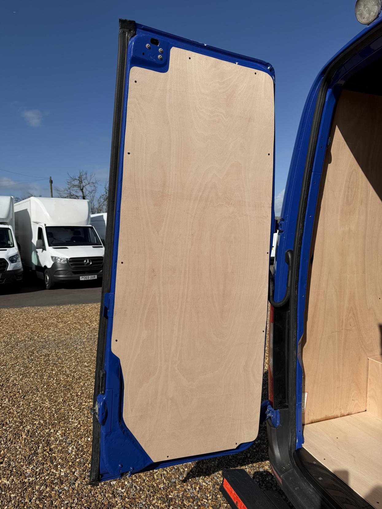 Mercedes-Benz Sprinter 2.1 314 CDI Panel Van 5dr Diesel Manual RWD L2 H2 Euro 6 (143 ps)