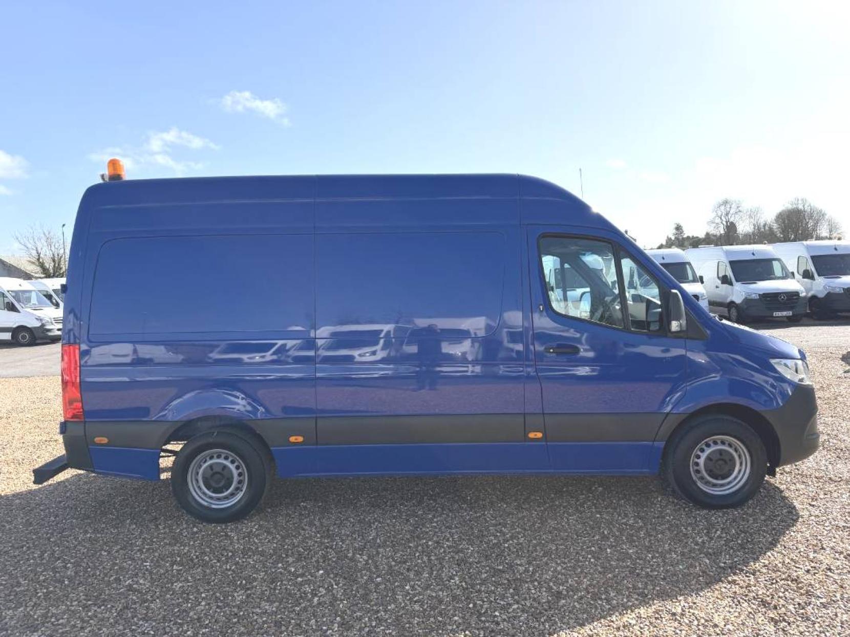 Mercedes-Benz Sprinter 2.1 314 CDI Panel Van 5dr Diesel Manual RWD L2 H2 Euro 6 (143 ps)